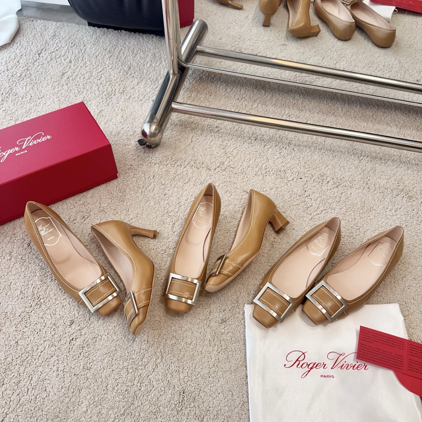 Roger Vivier RV早春新品缝线Trompette系列