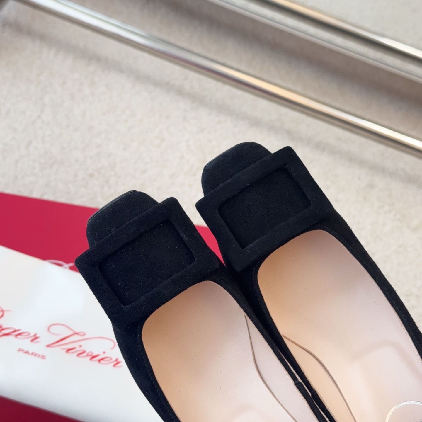 Roger Vivier RV新品绒面Trompette细高跟鞋