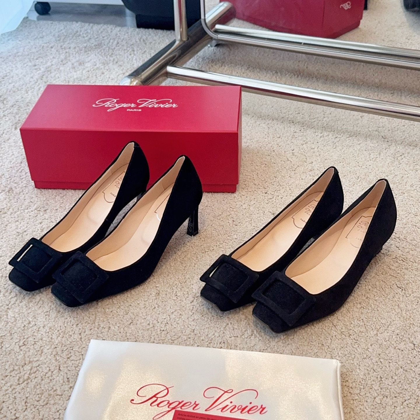 Roger Vivier RV新品绒面Trompette细高跟鞋