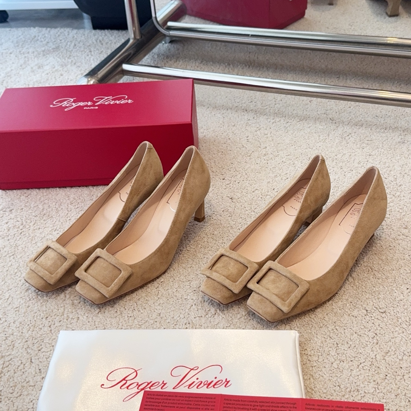 Roger Vivier RV新品绒面Trompette细高跟鞋