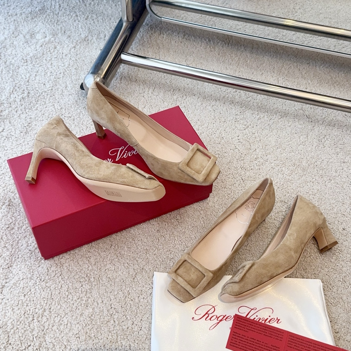 Roger Vivier RV新品绒面Trompette细高跟鞋