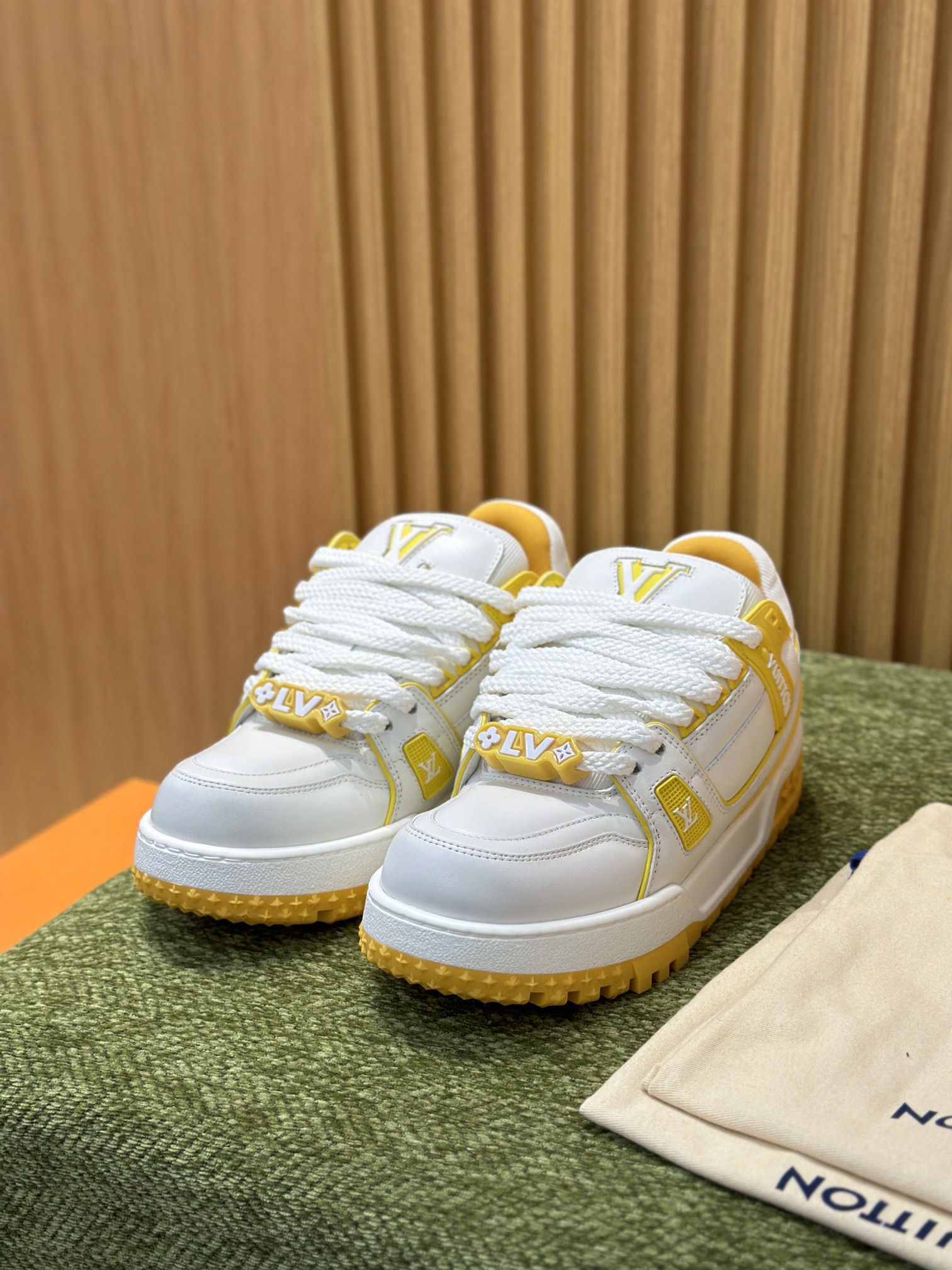 [Louis Vuitton Women
