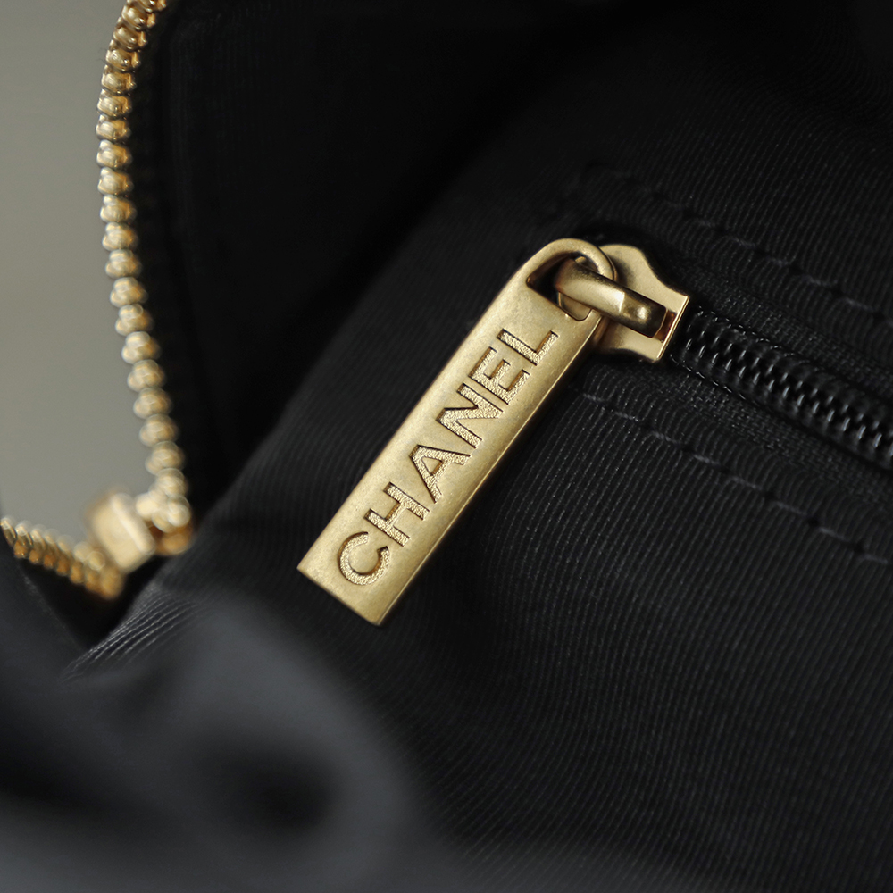 25A走秀款 皺漆牛皮保齡球小號鑒定版👜C-2180
一包一碼 支持全球鑒定查驗身份證原廠專G
Bonaudo皮料過關清單資料可査詢