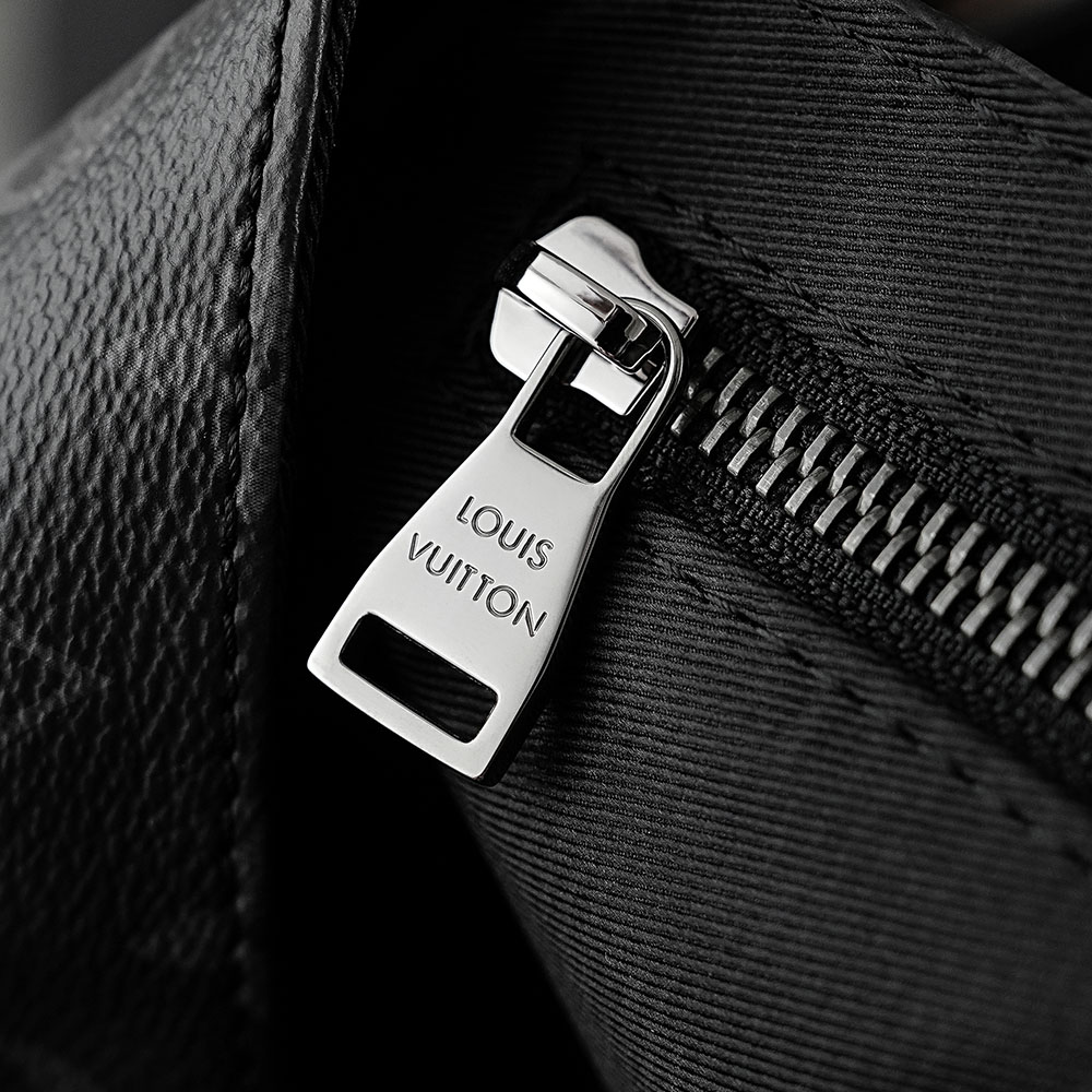 VOYAGER小號郵差包 M40511
晶片碼可査詢 AS私品版👜A-95