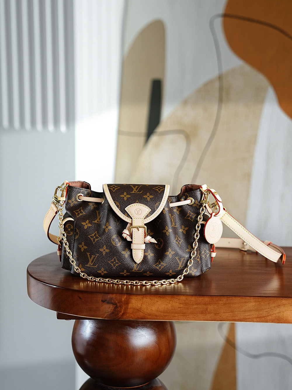 NO:340471,Super-grade original leather diamond-shaped material code chip series M25085 / counter price Buy_ Odysée series is really a fall!  The collision between Classic and Modern is the king's bombing as soon as it appears!  It continues the taste of the middle-aged bag, but it does not lose its classic appearance!  The detachable chain is matched with the adjustable shoulder strap and directly seals the gods, unlocking N kinds of back methods!  Hardware material, thick plated pure steel hardware, leather material, French original leather fabric [chip version] Size details**, lv special grade sp diamond lattice fabric, louis vuitton19860909特级 原厂皮 菱形料变码芯片系列 M25085 / 专柜售价 购入_ Odysée系列真的是一眼沦陷！经典与摩登的碰撞,一出场就是王炸！延续了中古包的味道,却又不失经典的颜值！可拆卸链条搭配调节肩带直接封神,解锁N种背法！ 五金材质厚镀纯钢五金 皮料材质法国原厂皮面料【芯片版】 尺寸详情**,lv特级sp菱形格面料,louis vuitton,Bag