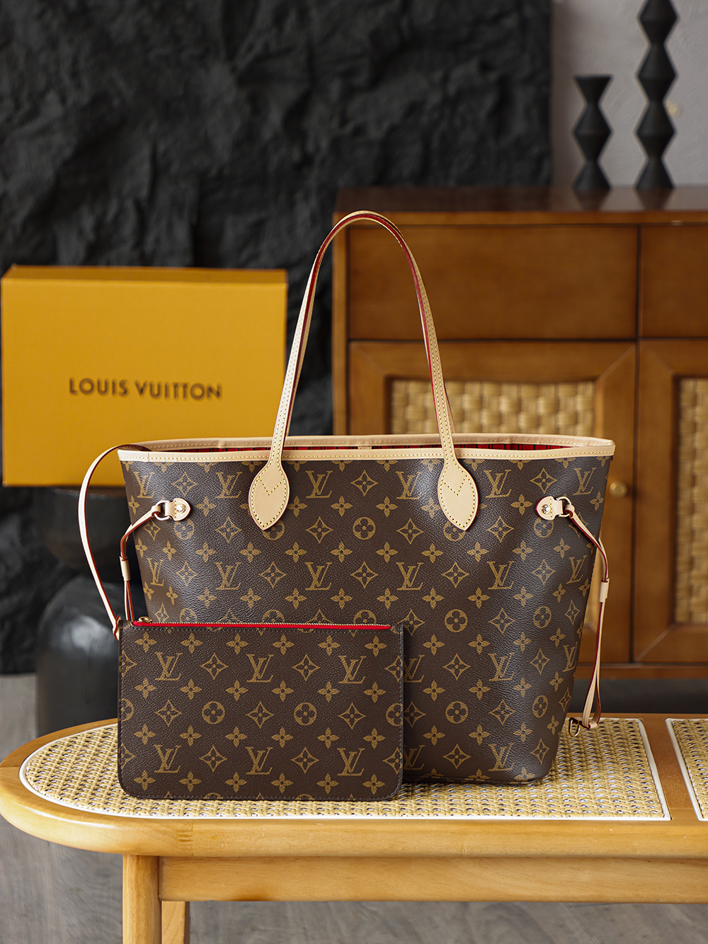 NO:894664,Neverfull Medium M46987 Premium AS Private Edition Neverfull was designed by creative director Marc Jacobs and launched in 2007. It was inspired by the brand's inheritance of travel culture, meaning 'always pretending to be dissatisfied' and symbolizing women's infinite pursuit of life! It has to be the king of all-match styles. It is a classic that can be used in daily life and will always be with you! Hardware thickly plated 24k steel, size 31*28*14cm, lv special sp diamond grid fabric, louis vuitton19860909Neverfull 中號 M46987 特级AS私品版 Neverfull由創意總監Marc Jacobs設計,於2007年推出,靈感源於品牌對旅行文化的傳承,寓意“永遠裝不滿”,象徵女性對生活的無限追求！ 百搭之王非它莫屬,以經典,赴日常,Neverful永伴左右！ 五金厚镀24k全鋼 尺寸31*28*14cm,lv特级sp菱形格面料,louis vuitton,Bag