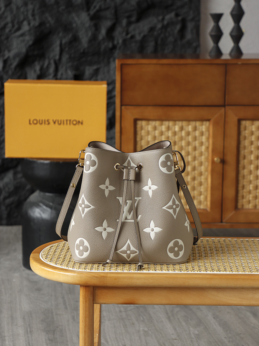 Louis Vuitton NéoNoé Medium Bucket Bag M45555 in Grey Empreinte Leather