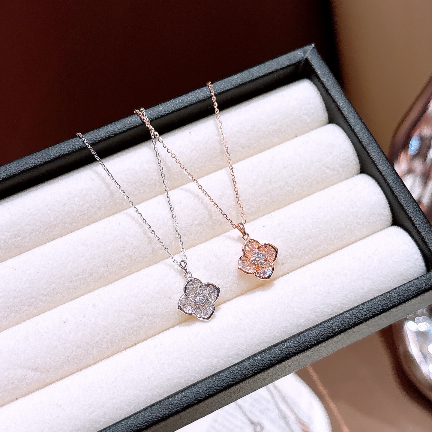 Low Allergy Silver Necklace Gentle New Year Gold