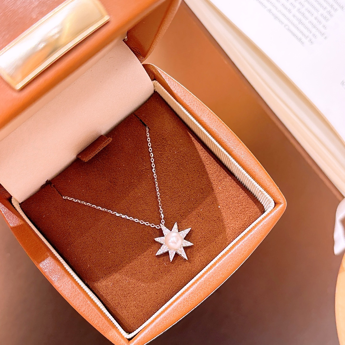 柔らか925シルバーモアッサナイトネックレスゴールド 告白