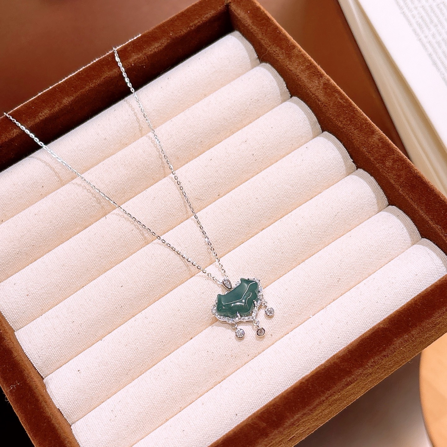 Fine Silver Jadeite Necklace Vintage Teacher's Day Gold