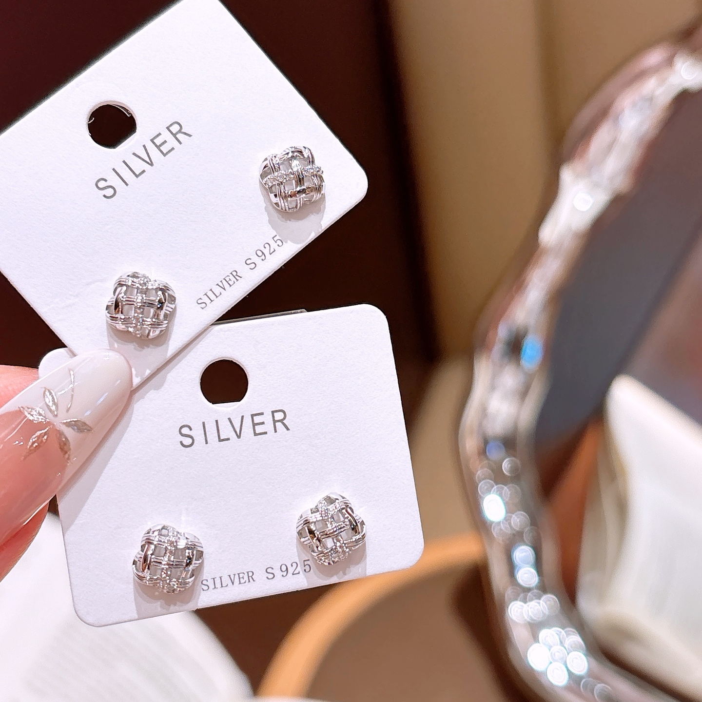 ユニークアレルギー対応シルバーイヤリングゴールド ウェディング