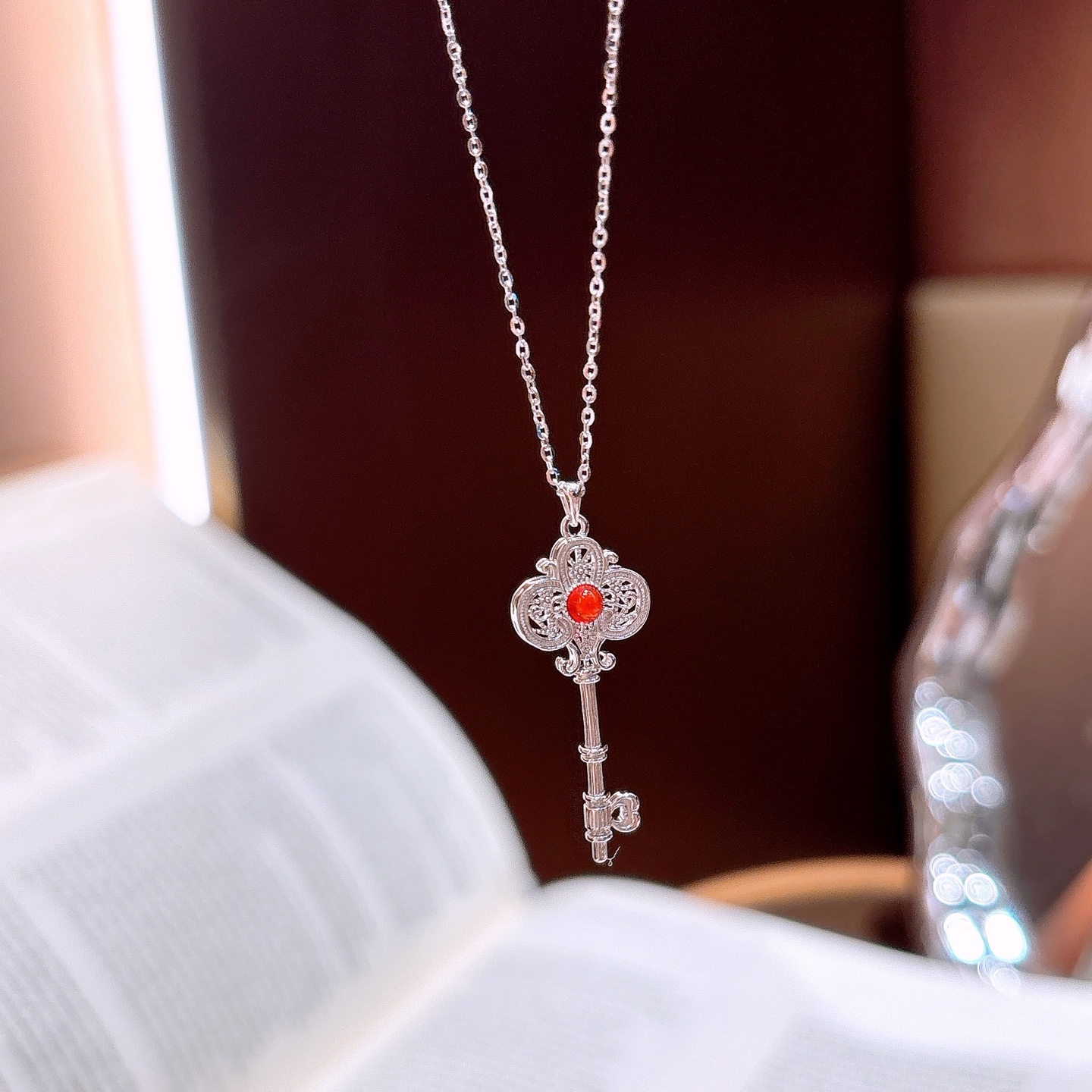 レトロ高品質シルバーネックレスシルバー 晩餐会