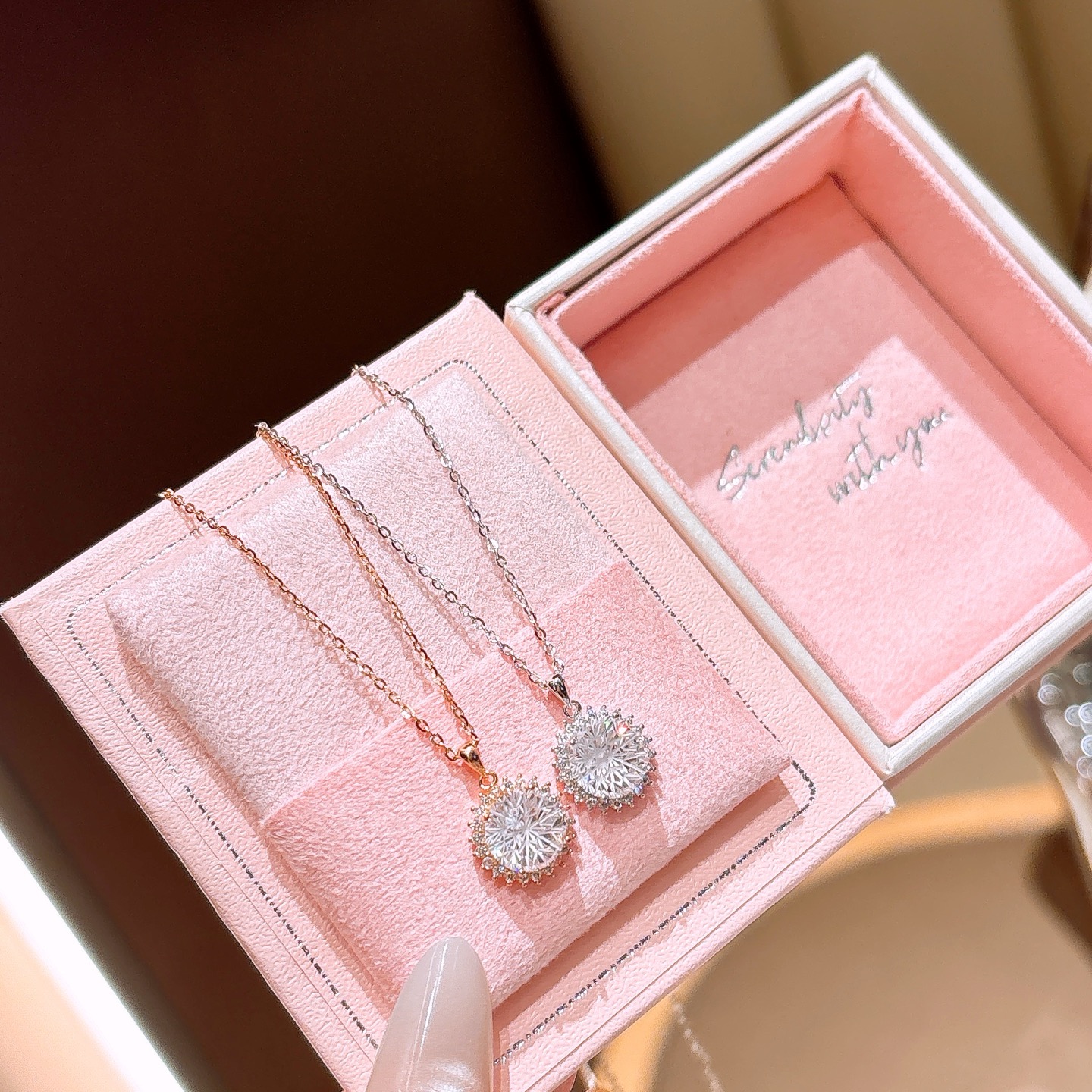 軽やかアレルギー対応シルバーネックレスゴールド 年次パーティー