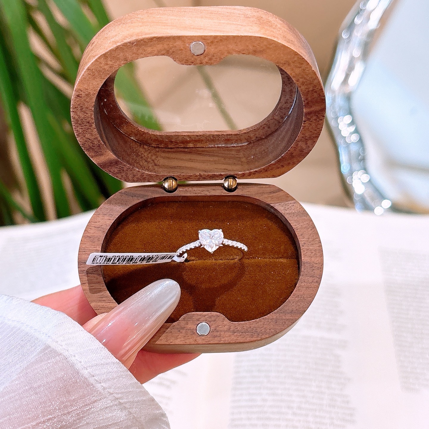 Low Allergy Silver Moissanite Ring Elegant Workplace Gold