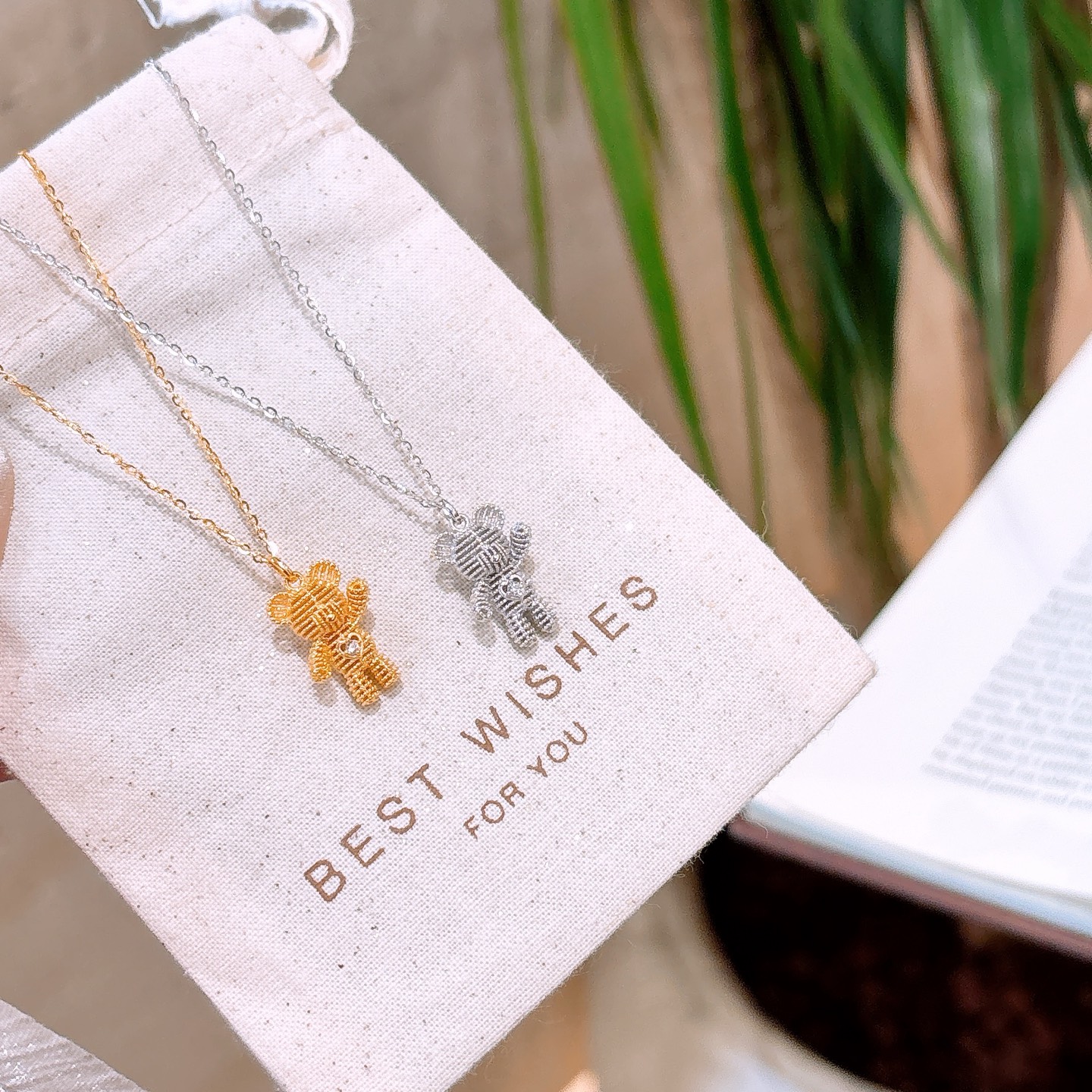 繊細アレルギー対応シルバーネックレスゴールド デート