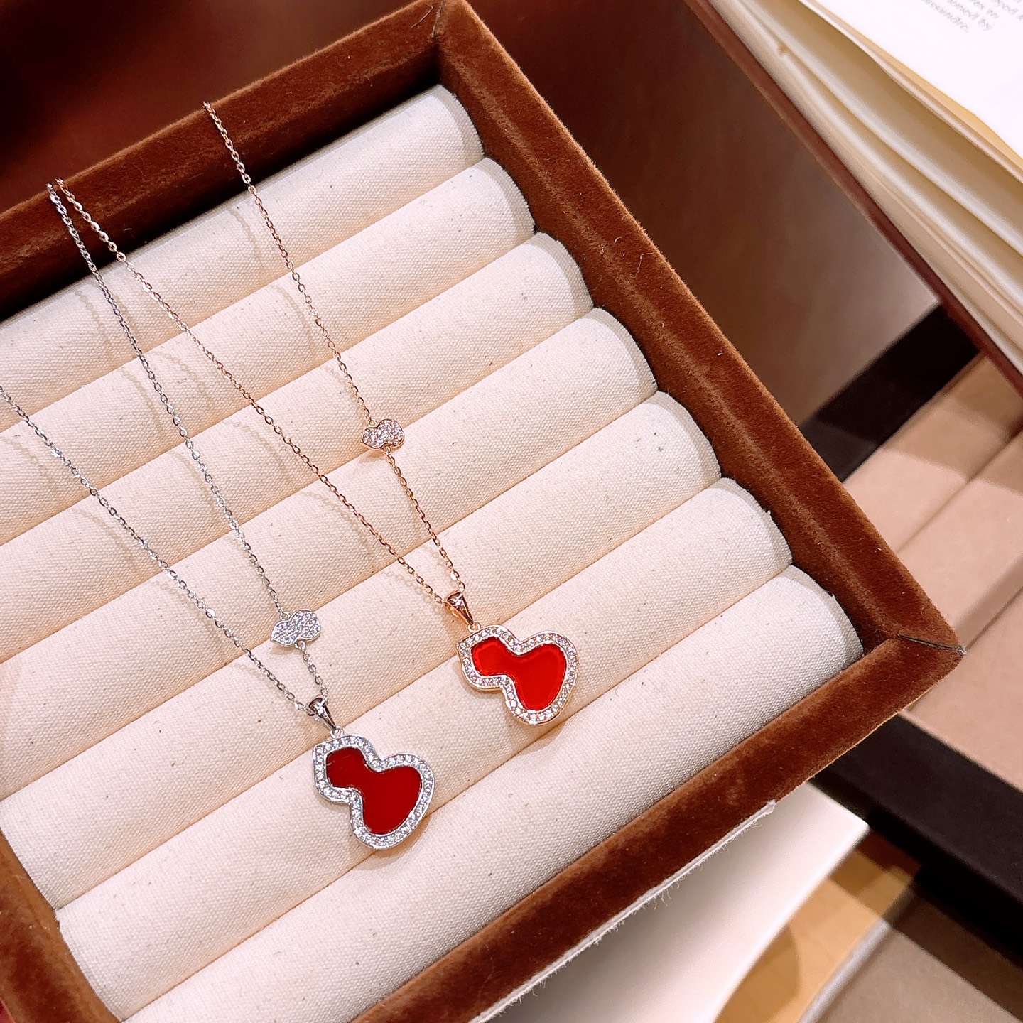 ミニマルニッケル無添加銀ネックレスゴールド 婚姻届提出