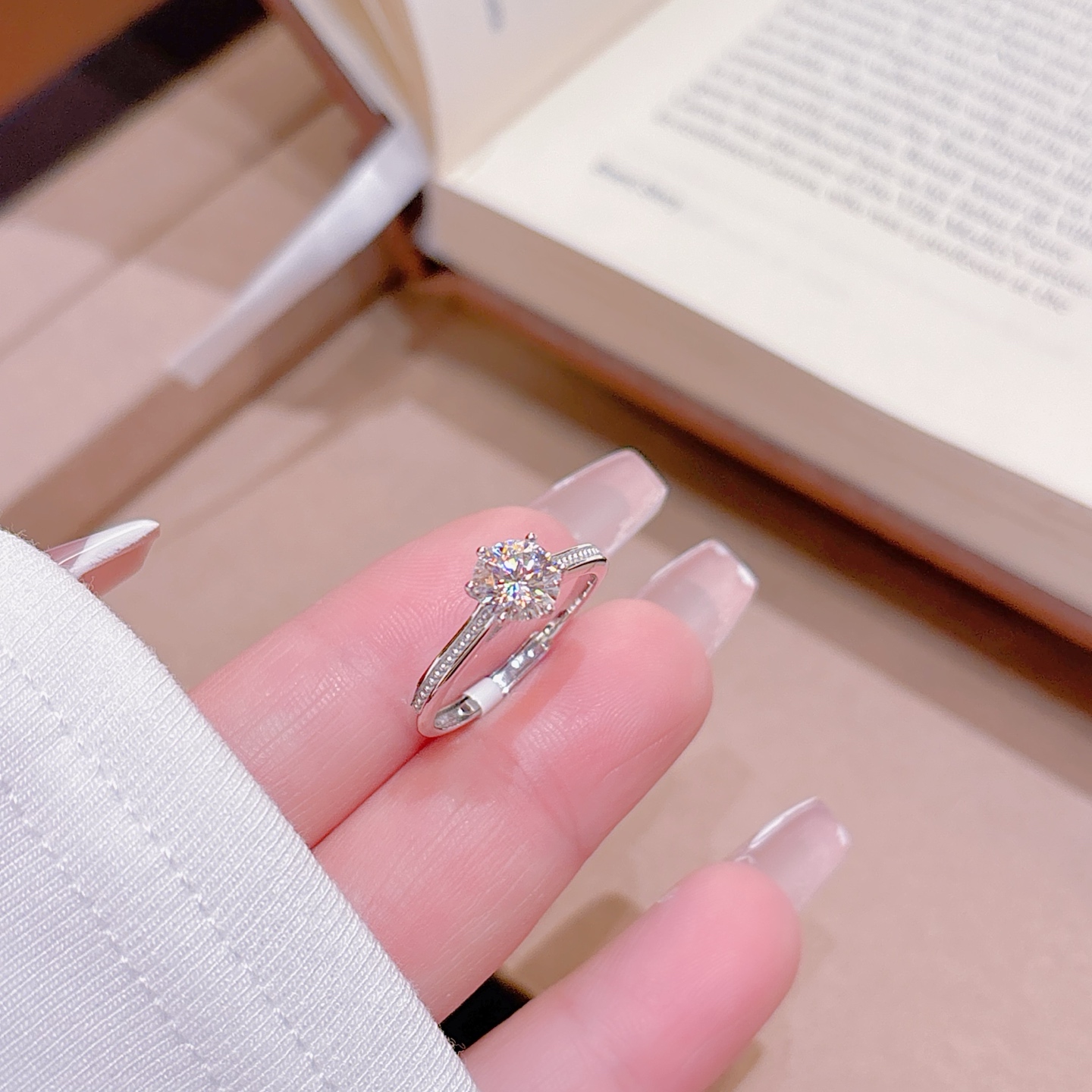 ミニマリスト925シルバーモアッサナイトリングゴールド パーティー