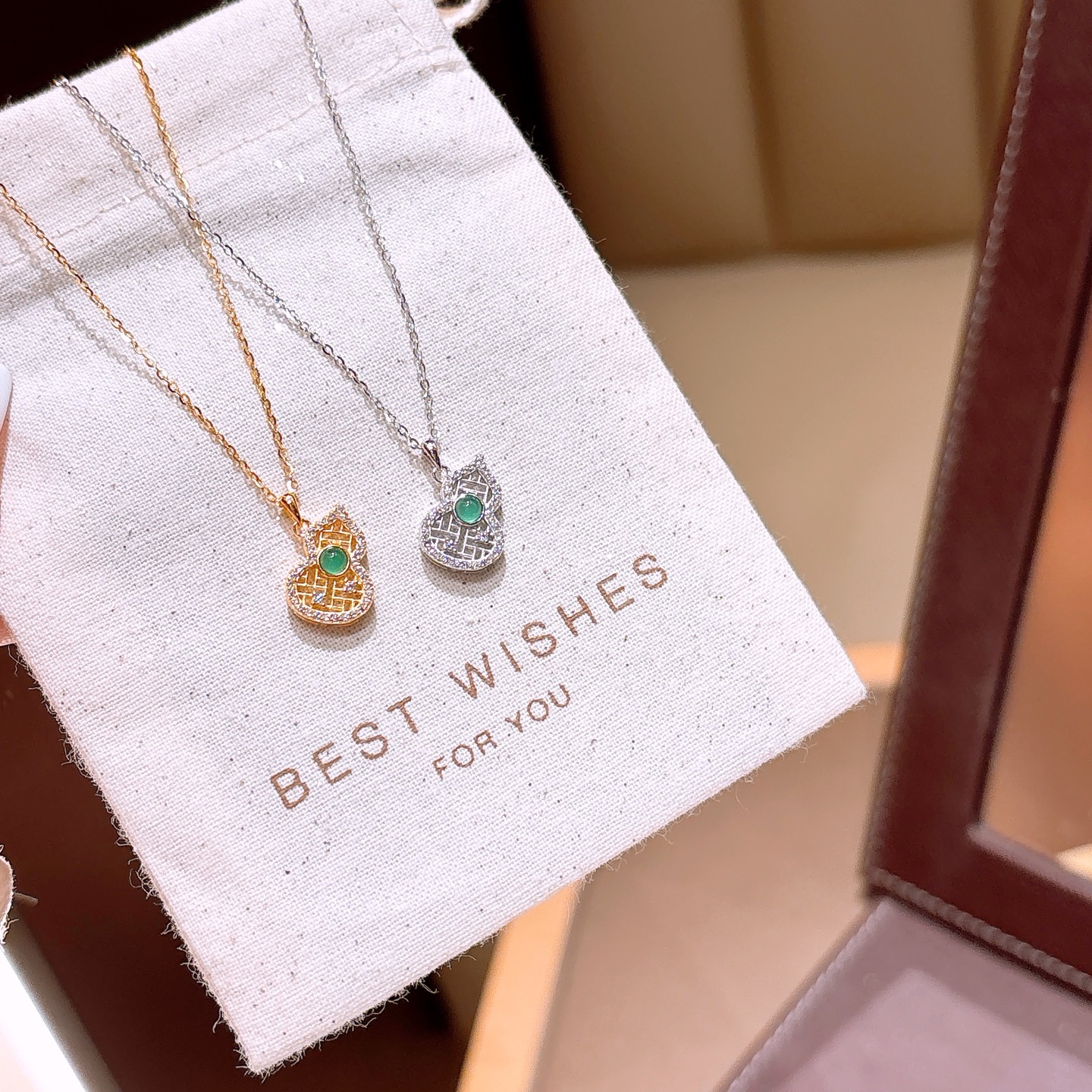 軽やかアレルギー対応シルバーネックレスゴールド ウェディング