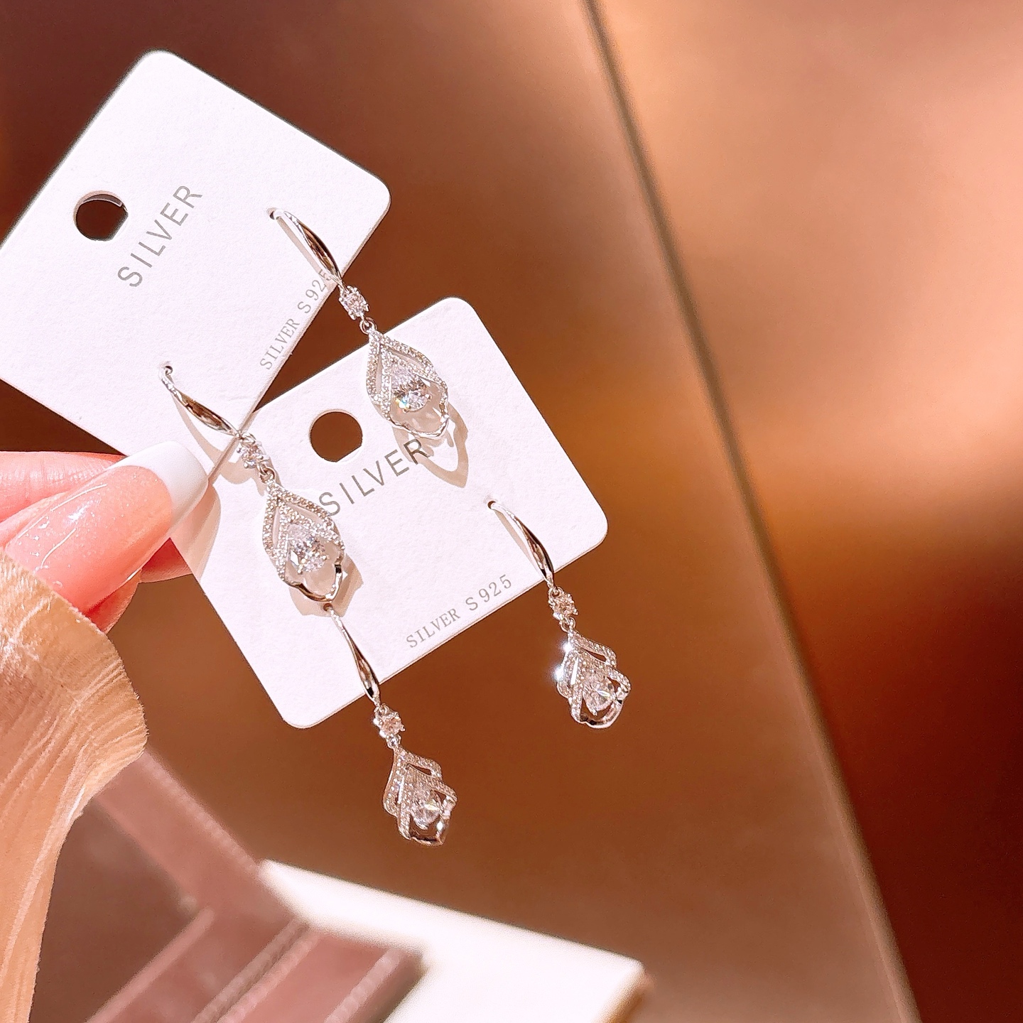 ガーリー低アレルギー銀ドロップ＆スレッドイヤリングゴールド 年次パーティー