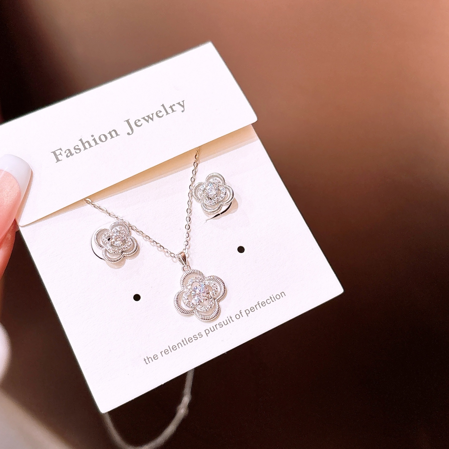 ユニーク高品質シルバーイヤリング＆ネックレスセットシルバー 母の日