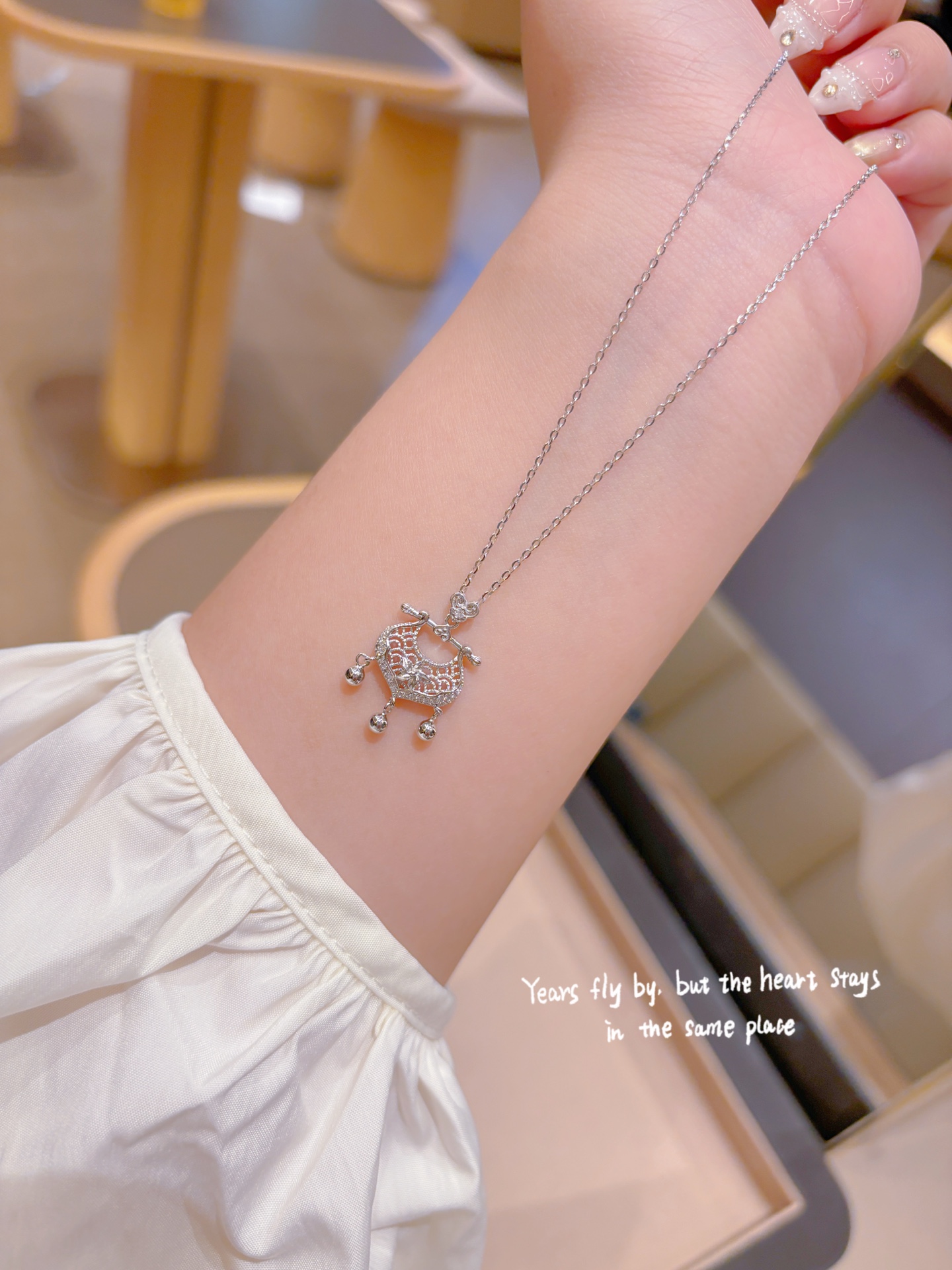 軽やかファインシルバーネックレスシルバー 自分へのご褒美