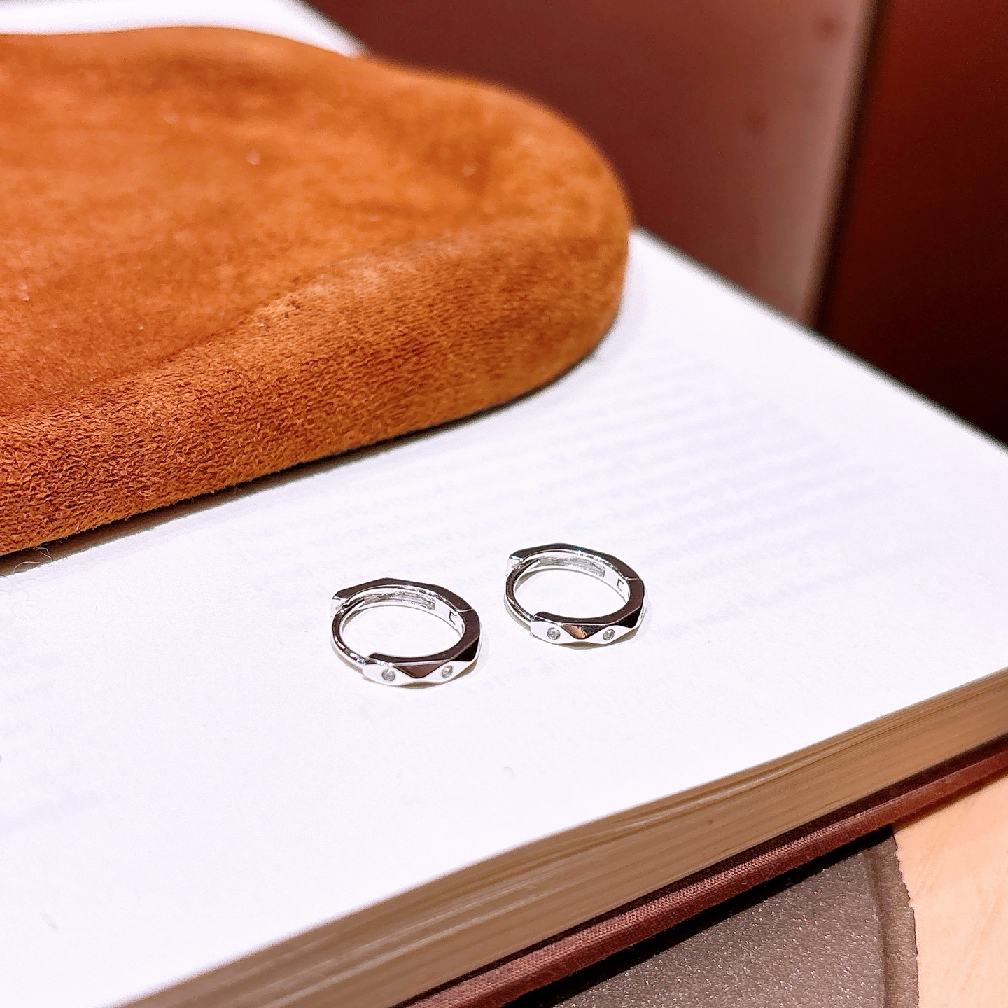 軽やか低アレルギー銀イヤーカフゴールド 通勤