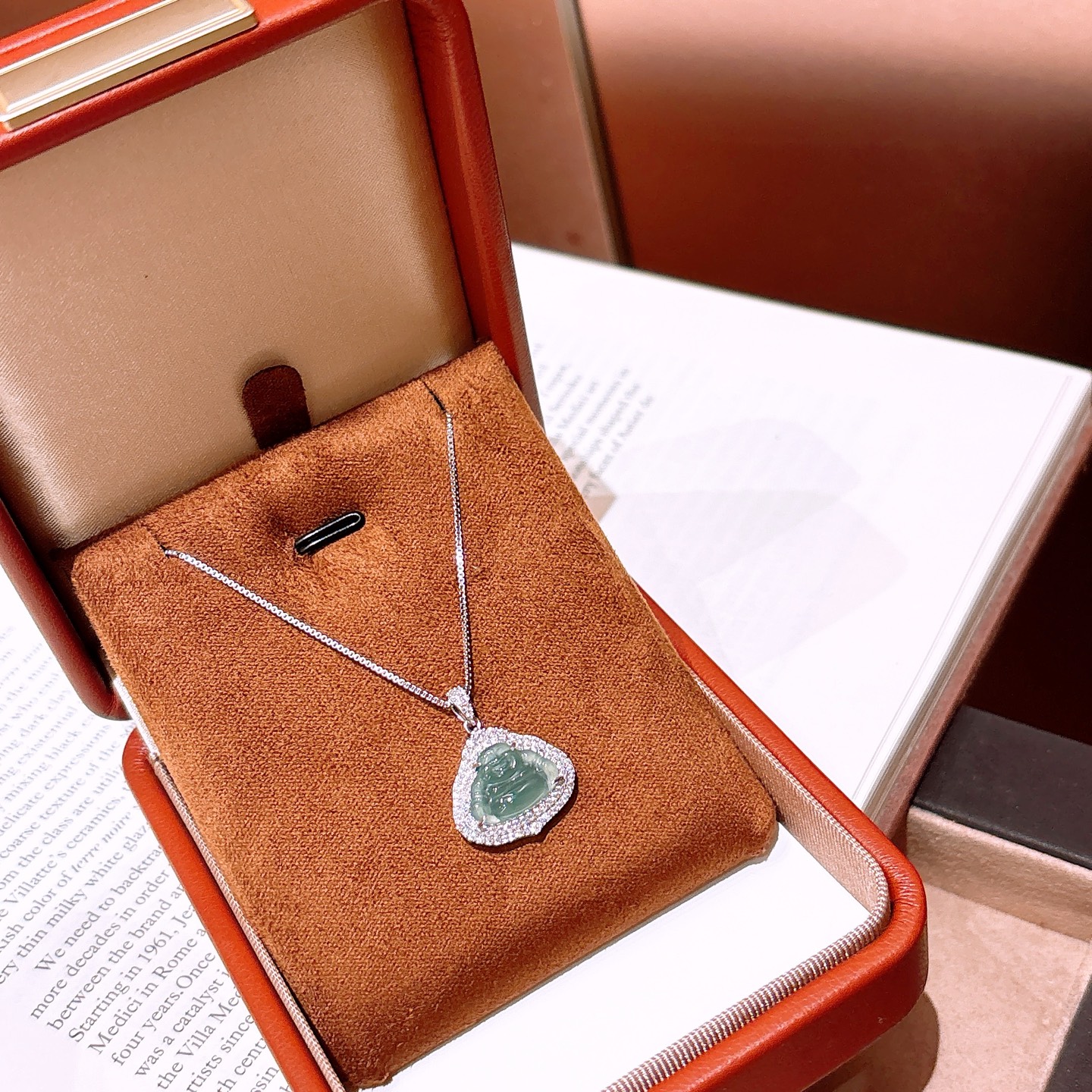 Solid Silver Jadeite Necklace Fashion Spring Festival Gold