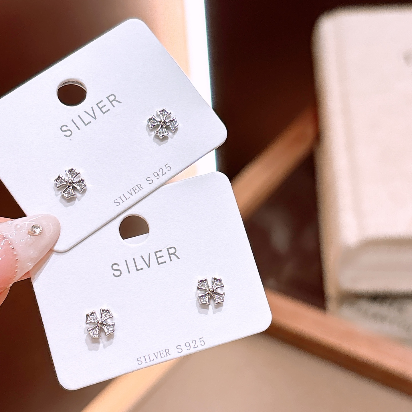 ミニマリストアレルギー対応シルバーイヤリングゴールド 告白