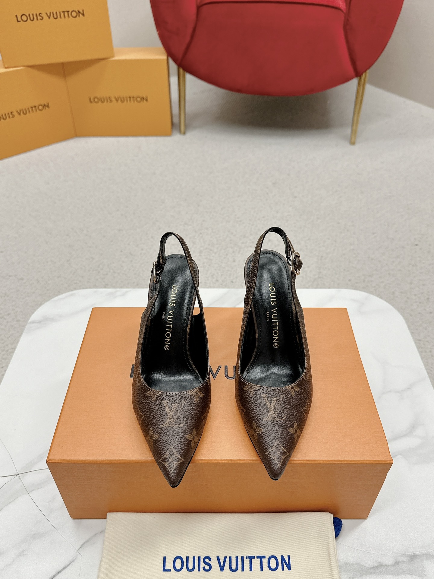 Louis Vuitton Schuhe Sandalen Rindsleder Echtleder Frühlingskollektion Vintage