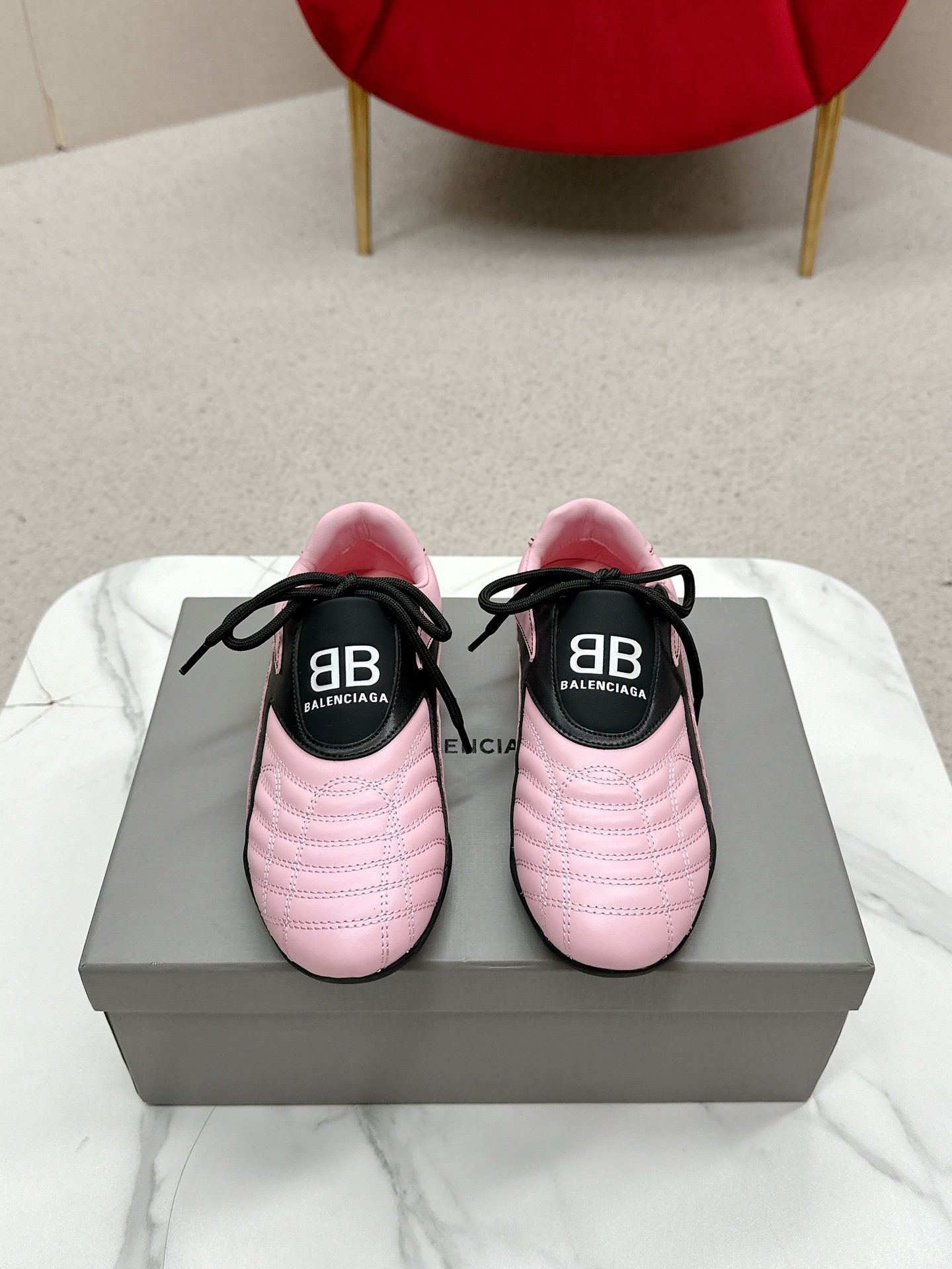 NO:265987,Women's 25s spring and summer new style, pair of BB shoes, Paris Fashion Week new classic, fall in love with it at a glance!  The minimalist style of splicing is really the ultimate!  It's so versatile. You can wear it casually and be very high-end and light, and you can go shopping without any pressure!  It is invincible and comfortable to wear on your feet, light and without weight. I really love it when I go out!  There is still a little bit of a small one without slapping** Women's 35-40 (women's 41 custom made without return or exchange), casual shoes/sports shoes, sneakers19860909女款 25s春夏新款 双BB鞋巴黎时装周新经典一眼就爱上的！拼接的极简风格真的做到极致！实在太百搭,随便穿搭就可以很高级,很轻便,逛街暴走无压力！ 上脚无敌舒适,轻盈无负重感,出街真的爱了！不打脚还有点小** 女款35-40（女款41定做不退换）,休闲鞋/运动鞋,sneakers,Women's Shoes