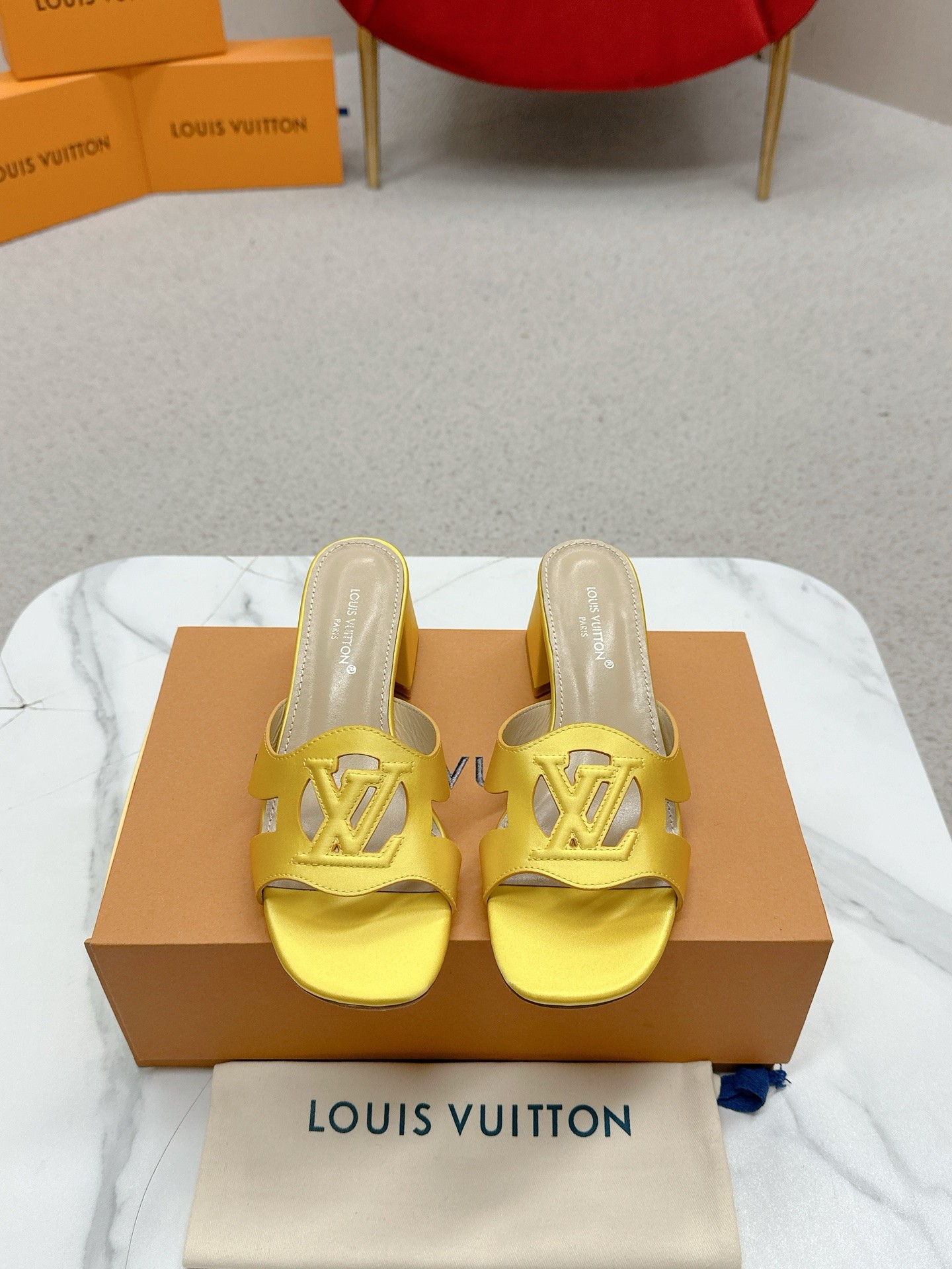 “Authentic Louis Vuitton 648Losis Heel Sandals: Top Version Review and Street Style Inspiration” - 图片 2