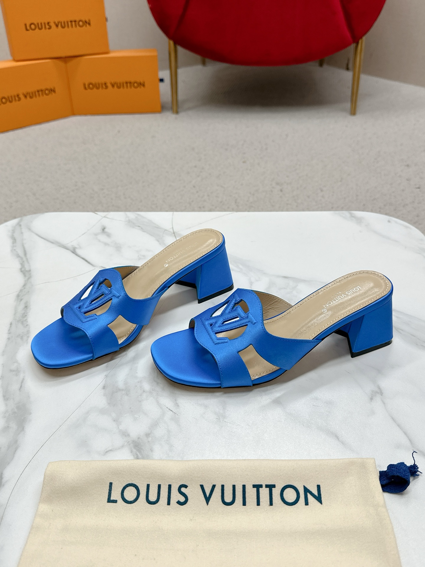 “Authentic Louis Vuitton 648 Lossis Heel Sandals: Top Version Review and Street Style Trends” - 图片 6