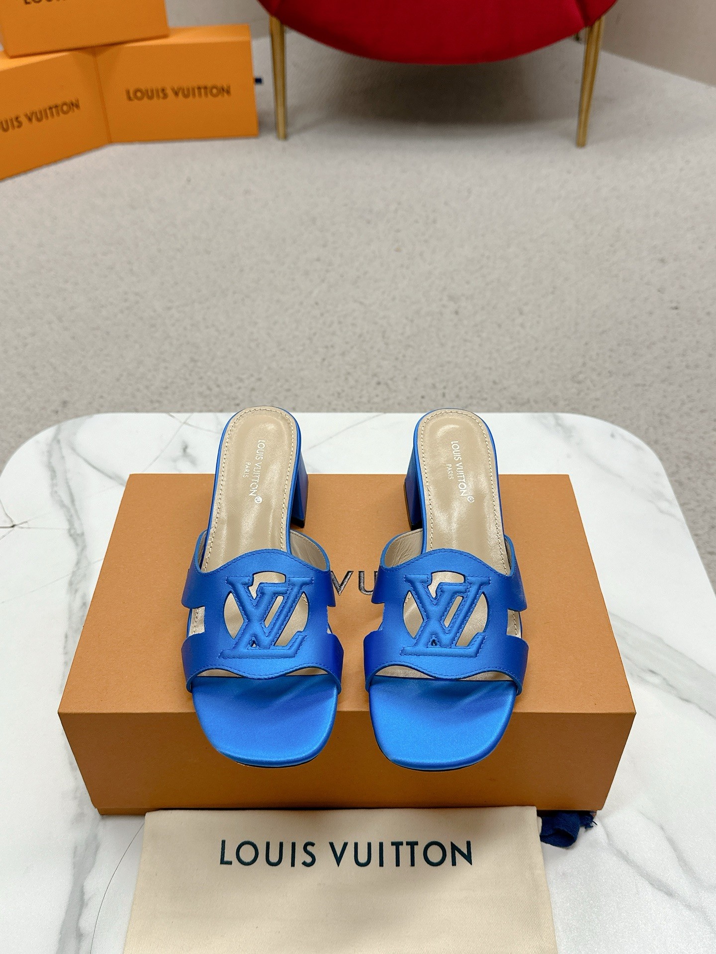 “Authentic Louis Vuitton 648 Lossis Heel Sandals: Top Version Review and Street Style Trends” - 图片 2