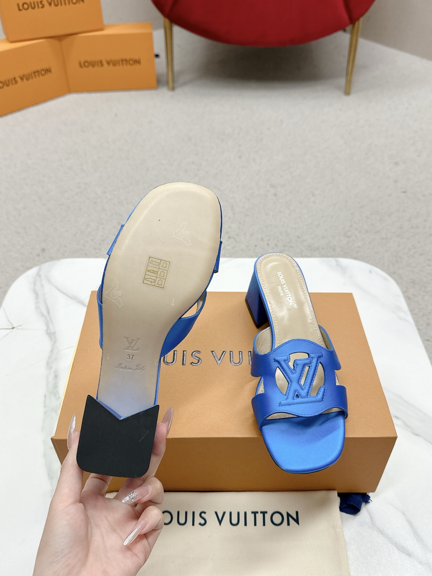 “Authentic Louis Vuitton 648 Lossis Heel Sandals: Top Version Review and Street Style Trends” - 图片 9