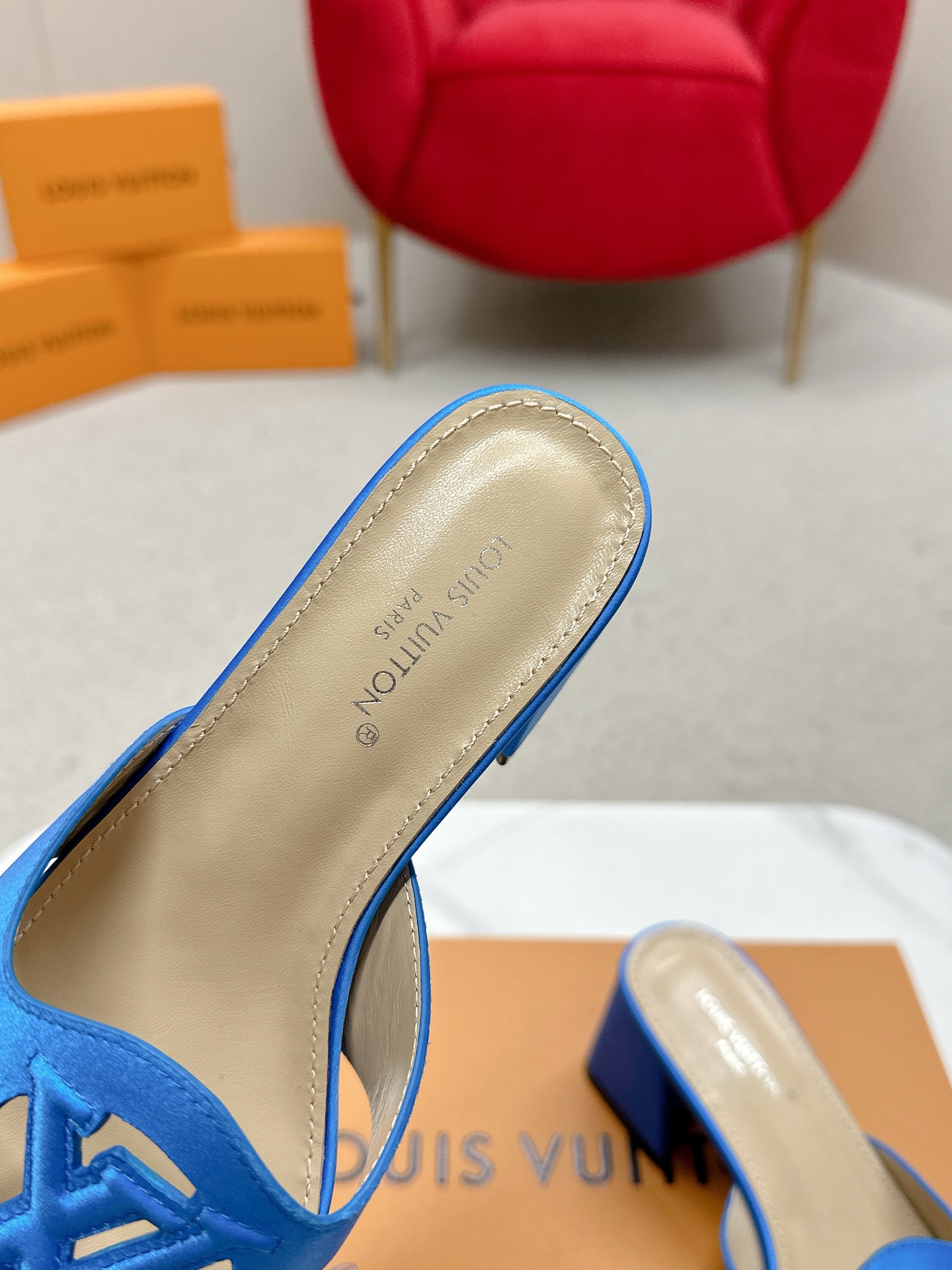 “Authentic Louis Vuitton 648 Lossis Heel Sandals: Top Version Review and Street Style Trends” - 图片 7