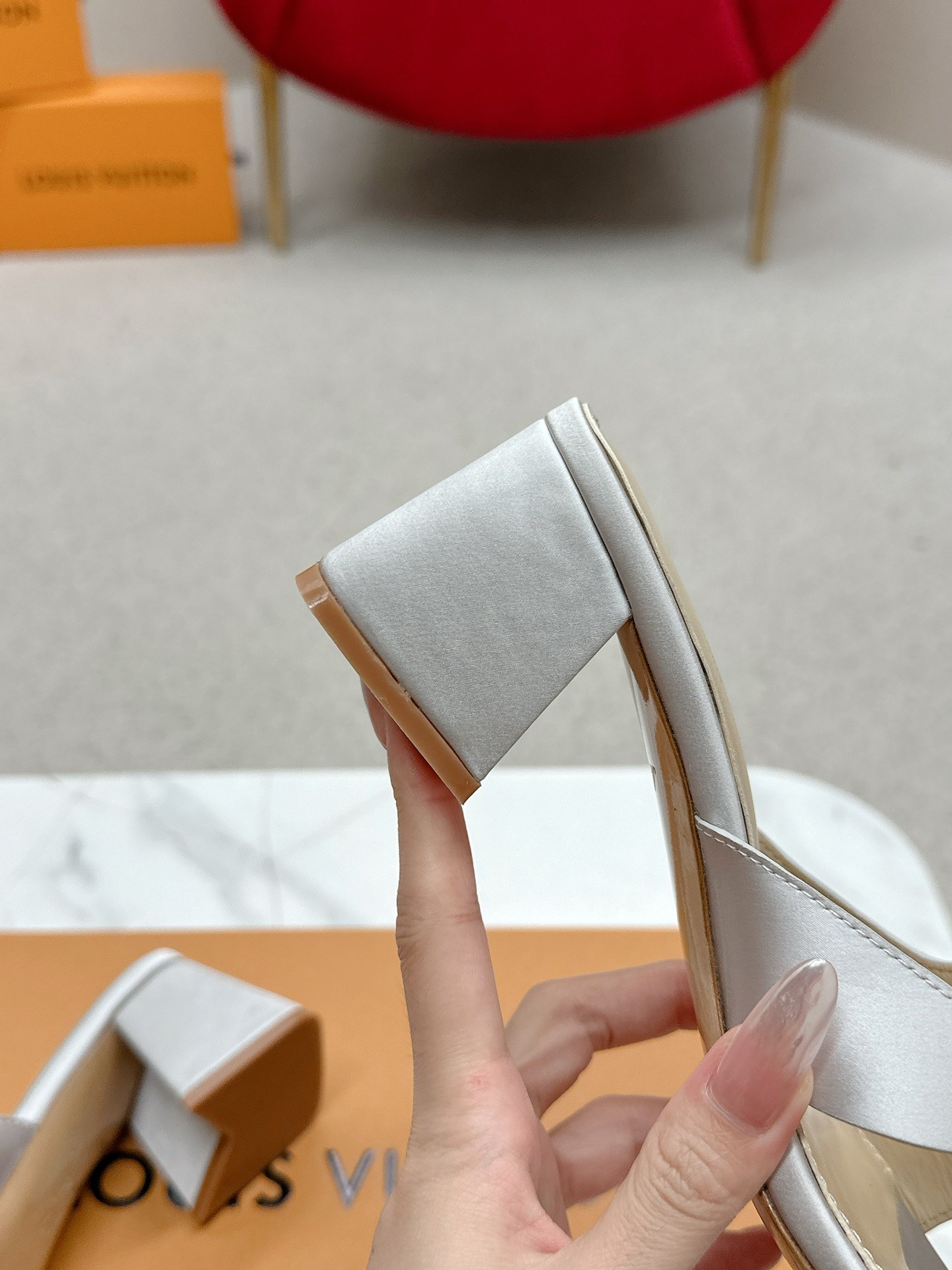 Title: Louis Vuitton 648 Heel Sandals Review Summary: Review of top version Louis Vuitton 648 heel sandals, praising their quality and style. - 图片 8