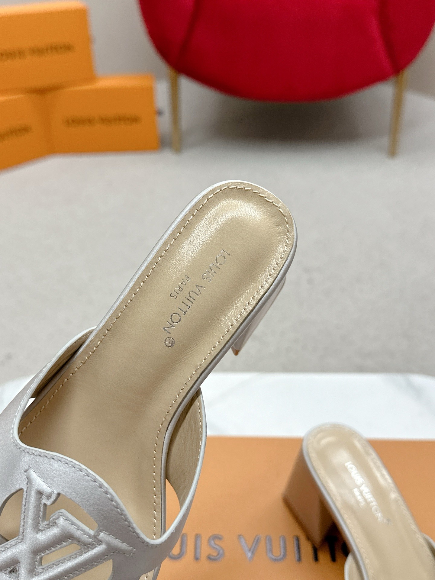 Title: Louis Vuitton 648 Heel Sandals Review Summary: Review of top version Louis Vuitton 648 heel sandals, praising their quality and style. - 图片 7