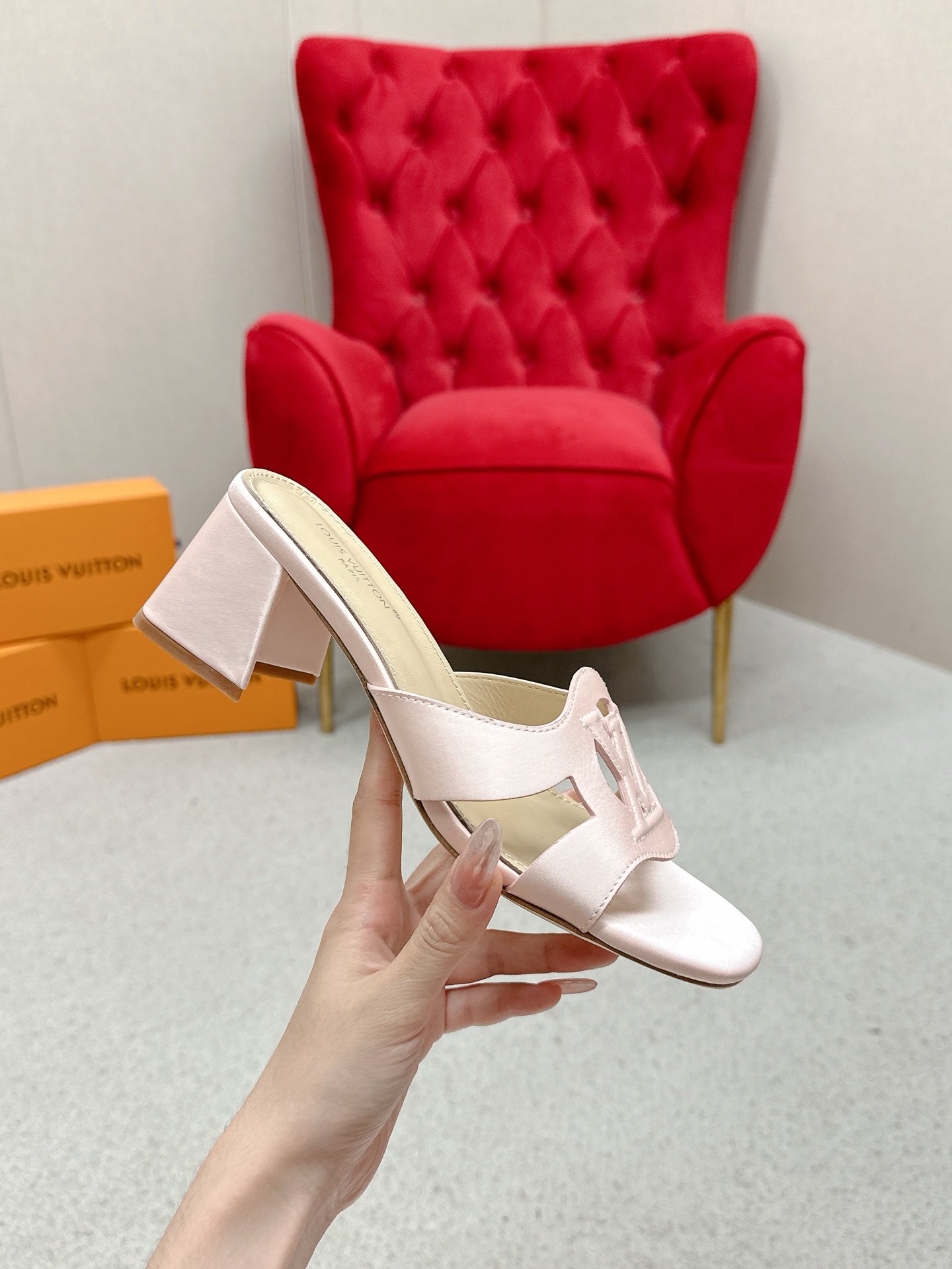 Louis Vuitton Sandals Review: 648Losis Vuitt Top Version – Are They Worth It? - 图片 4