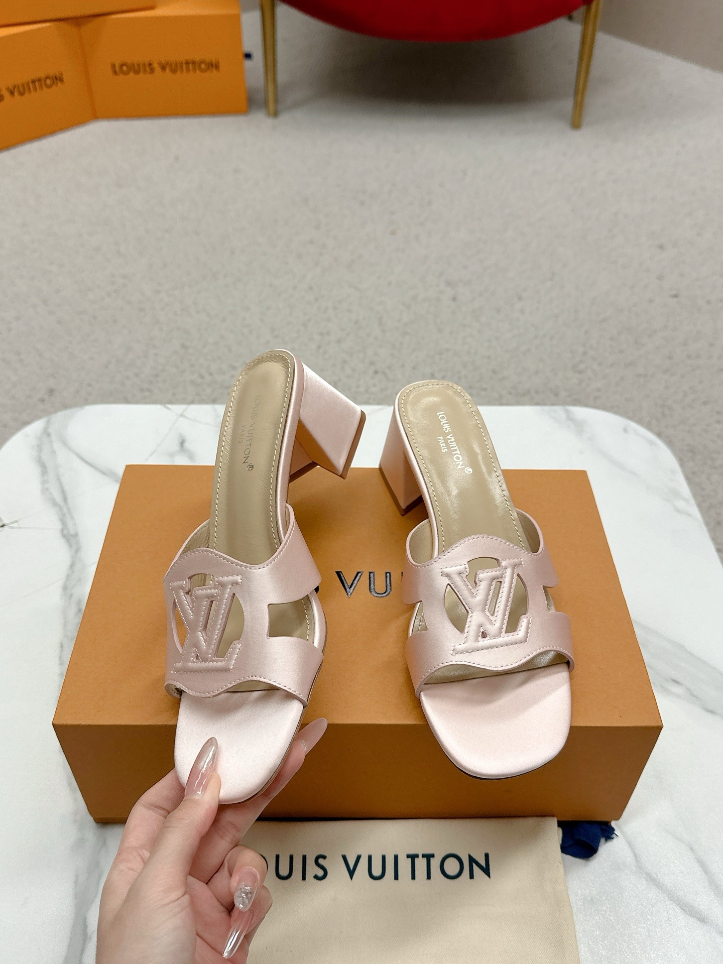 Louis Vuitton Sandals Review: 648Losis Vuitt Top Version – Are They Worth It?
