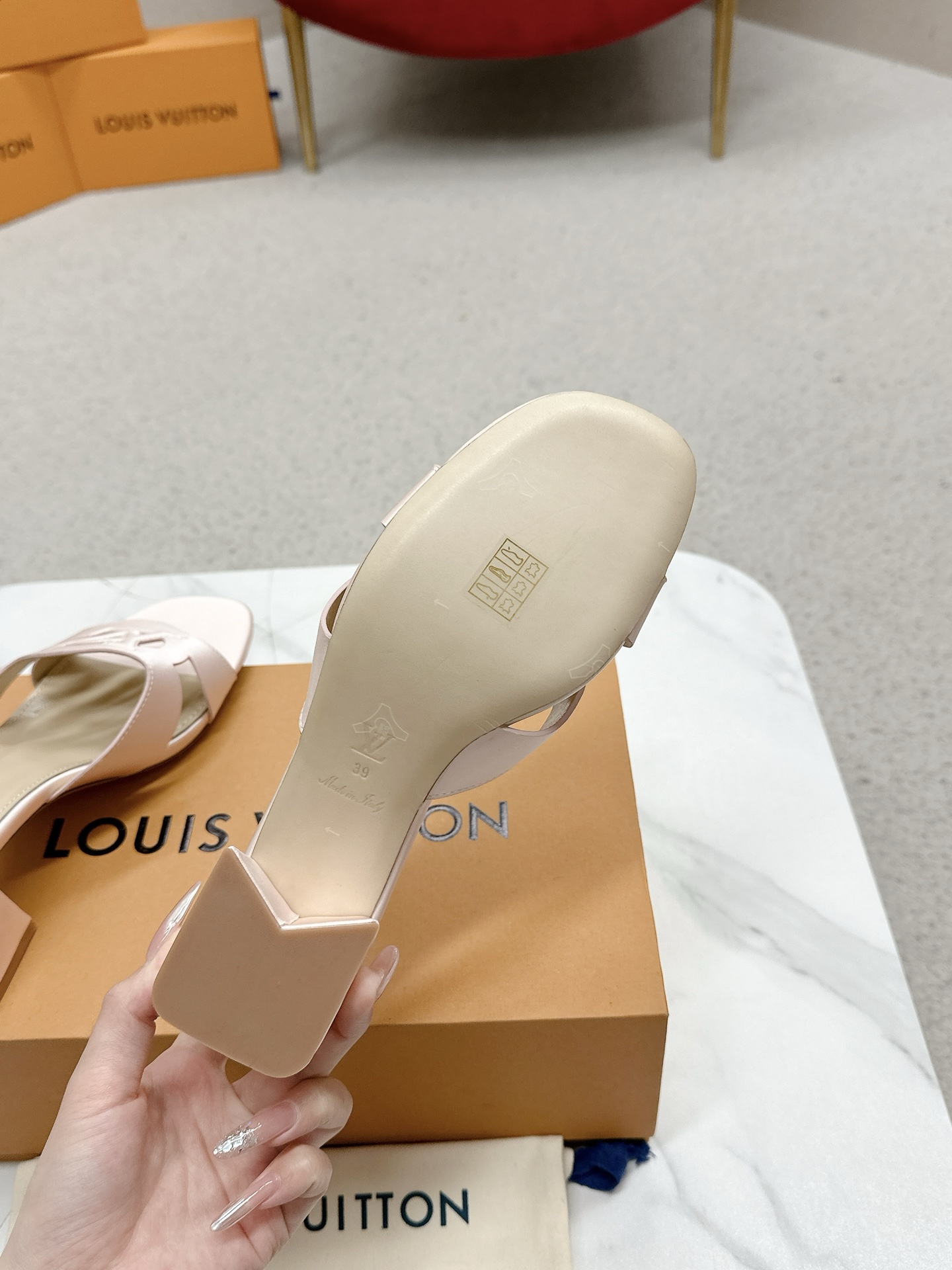 Louis Vuitton Sandals Review: 648Losis Vuitt Top Version – Are They Worth It? - 图片 9