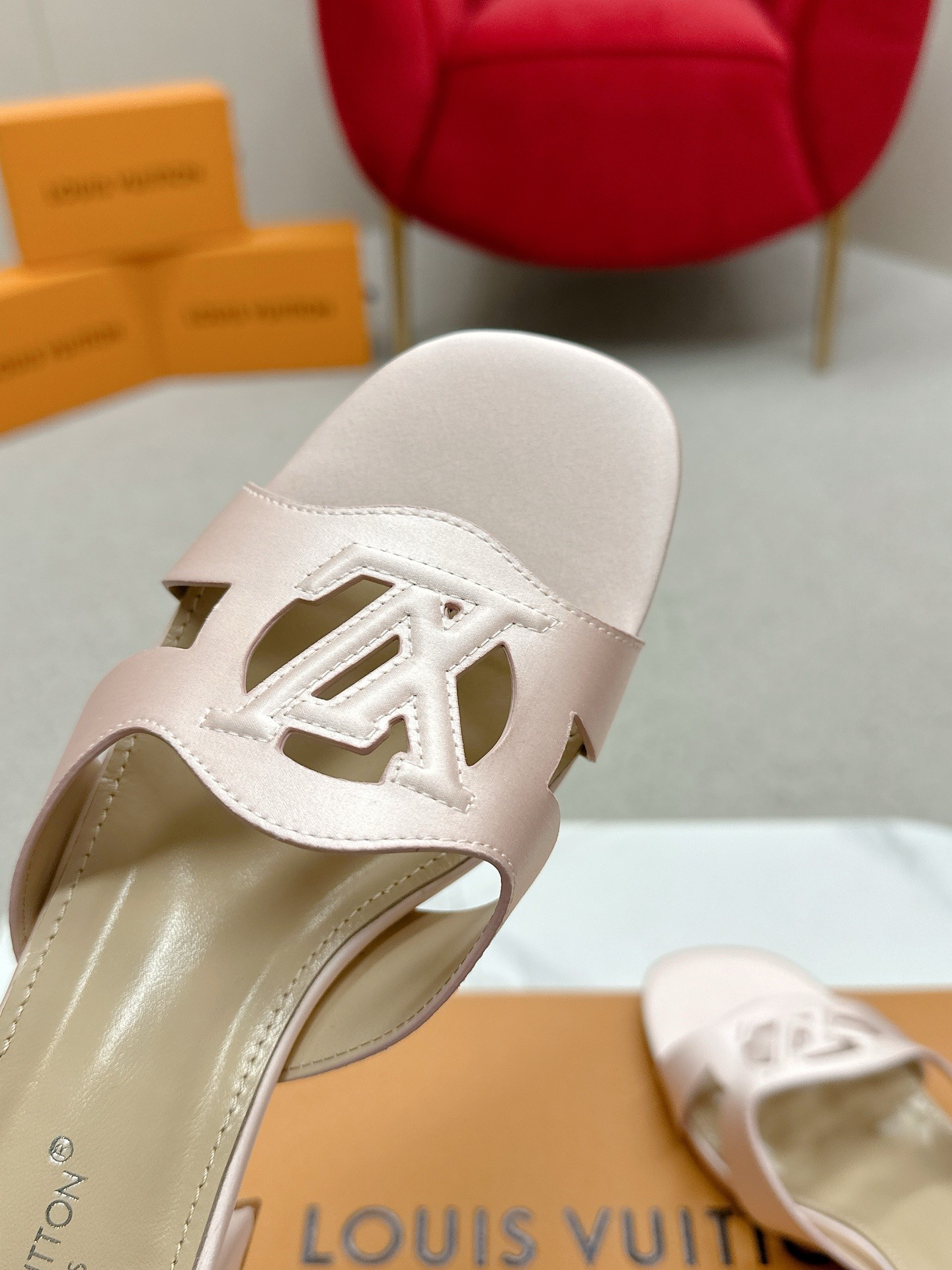 Louis Vuitton Sandals Review: 648Losis Vuitt Top Version – Are They Worth It? - 图片 7