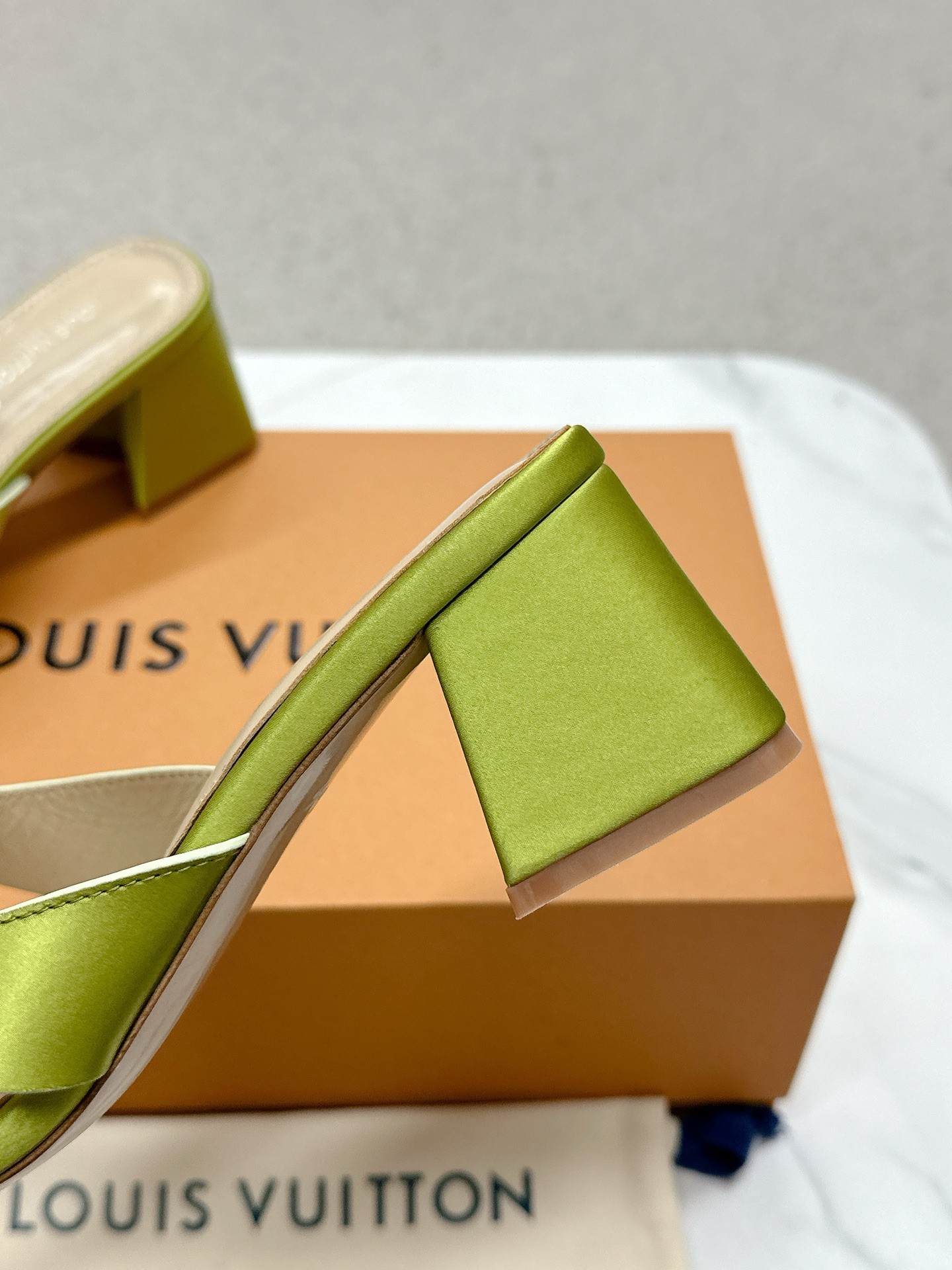 “Authentic Louis Vuitton 648 Heel Sandals: Top Version Review and Buying Guide” - 图片 8