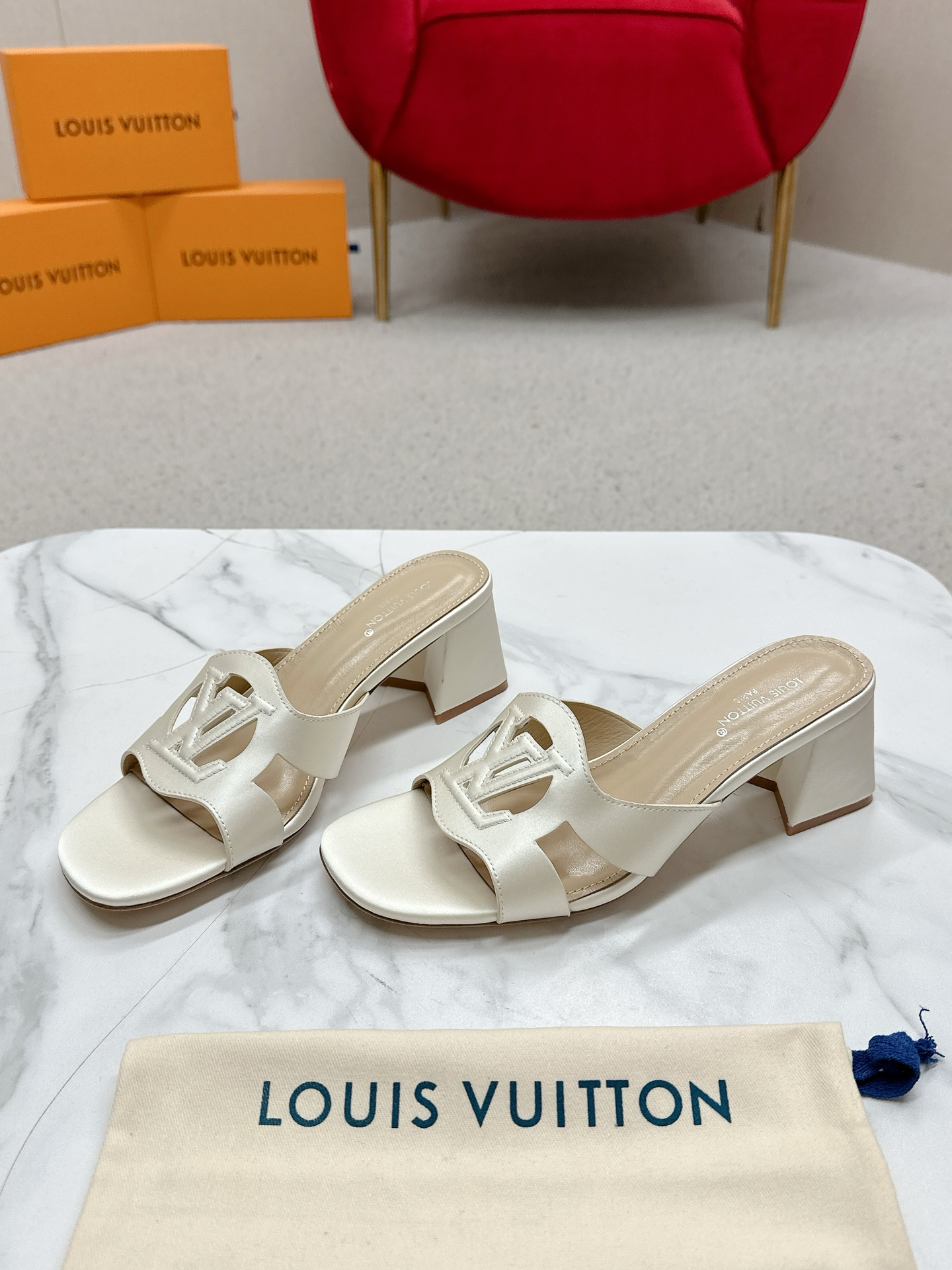 Title: Louis Vuitton 648Losis Heel Sandals Review Summary: Review of top version Louis Vuitton 648Losis heel sandals, mentioning air and streets full of d - 图片 6