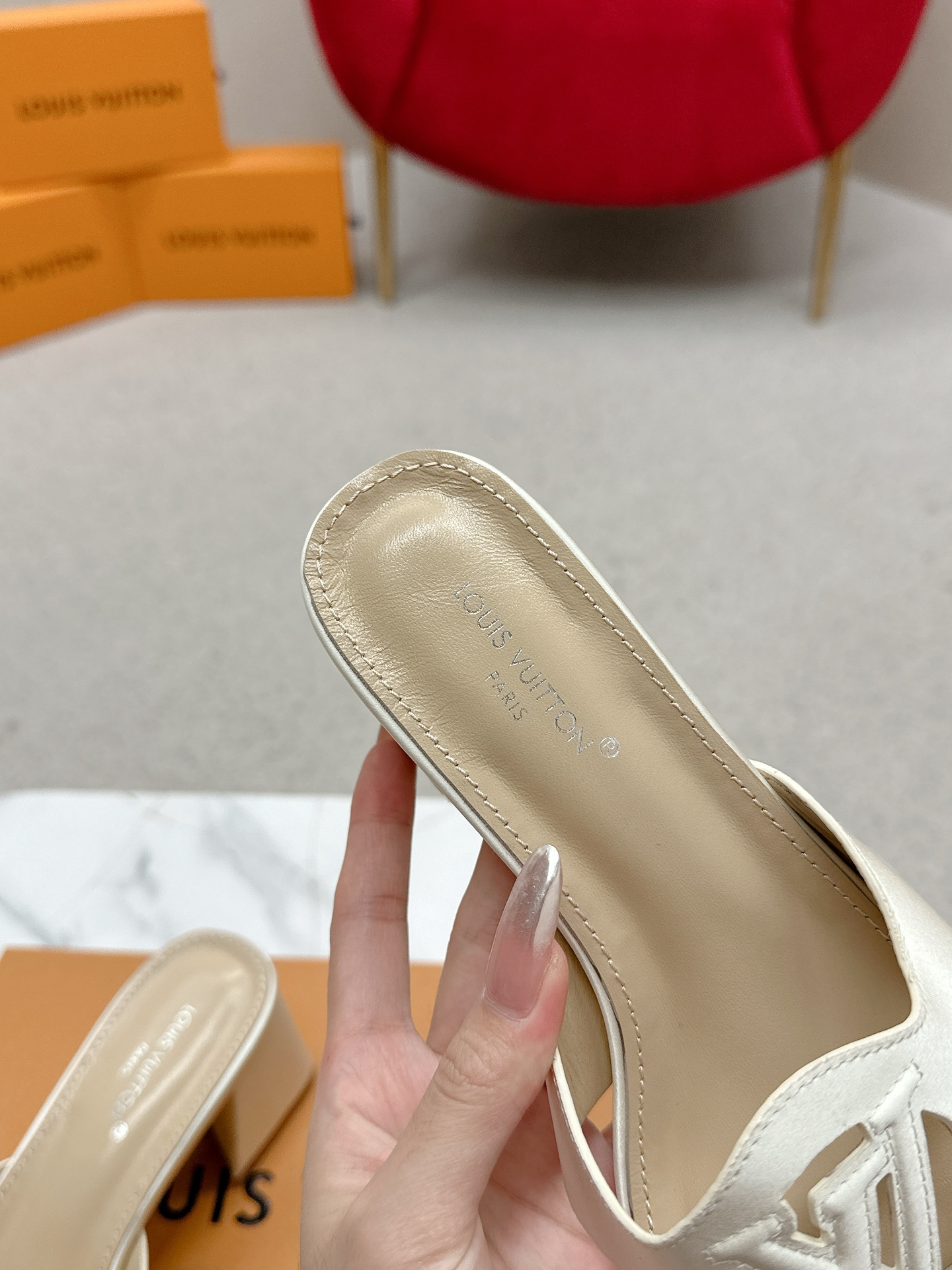 Title: Louis Vuitton 648Losis Heel Sandals Review Summary: Review of top version Louis Vuitton 648Losis heel sandals, mentioning air and streets full of d - 图片 7
