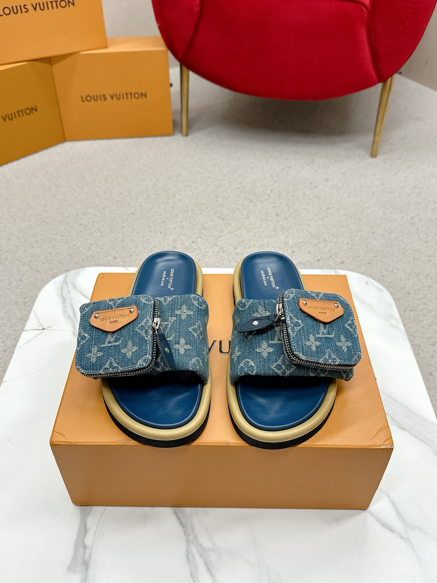 Louis Vuitton x TM Takashi Murakami collaboration couple slides 2
