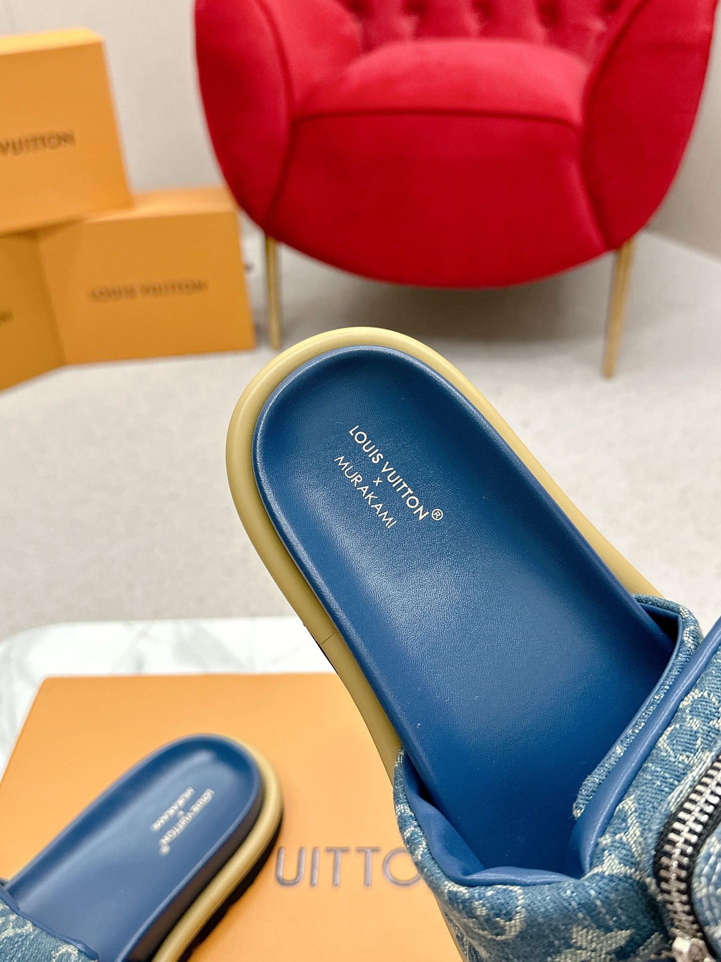 Louis Vuitton x TM Takashi Murakami collaboration couple slides 7