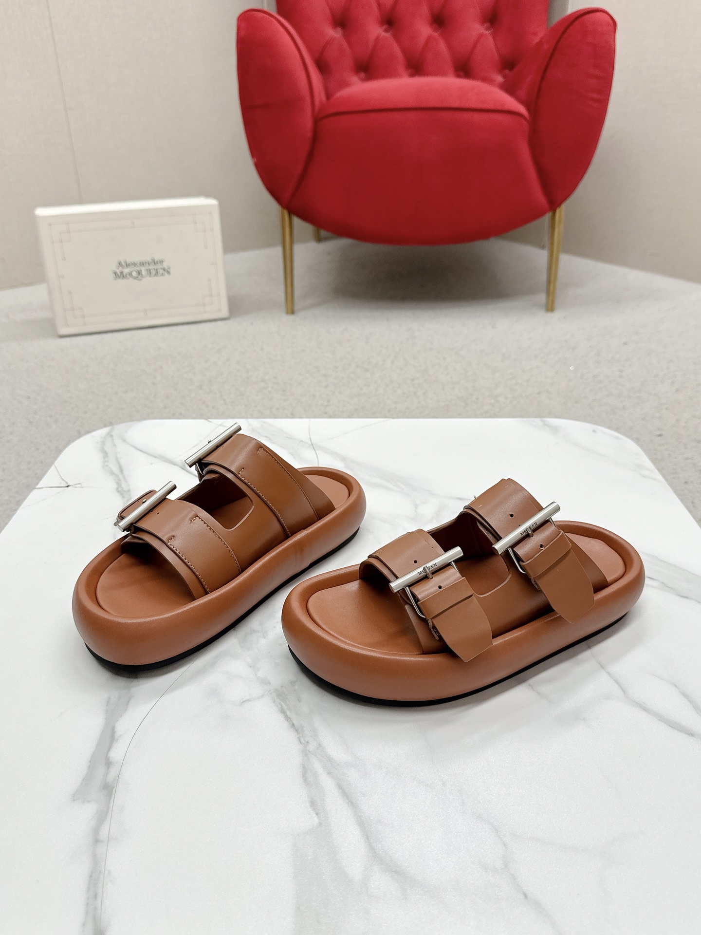 McQueen 25ss Collection: Fashionable, Comfortable, and Durable Footwear - 图片 6