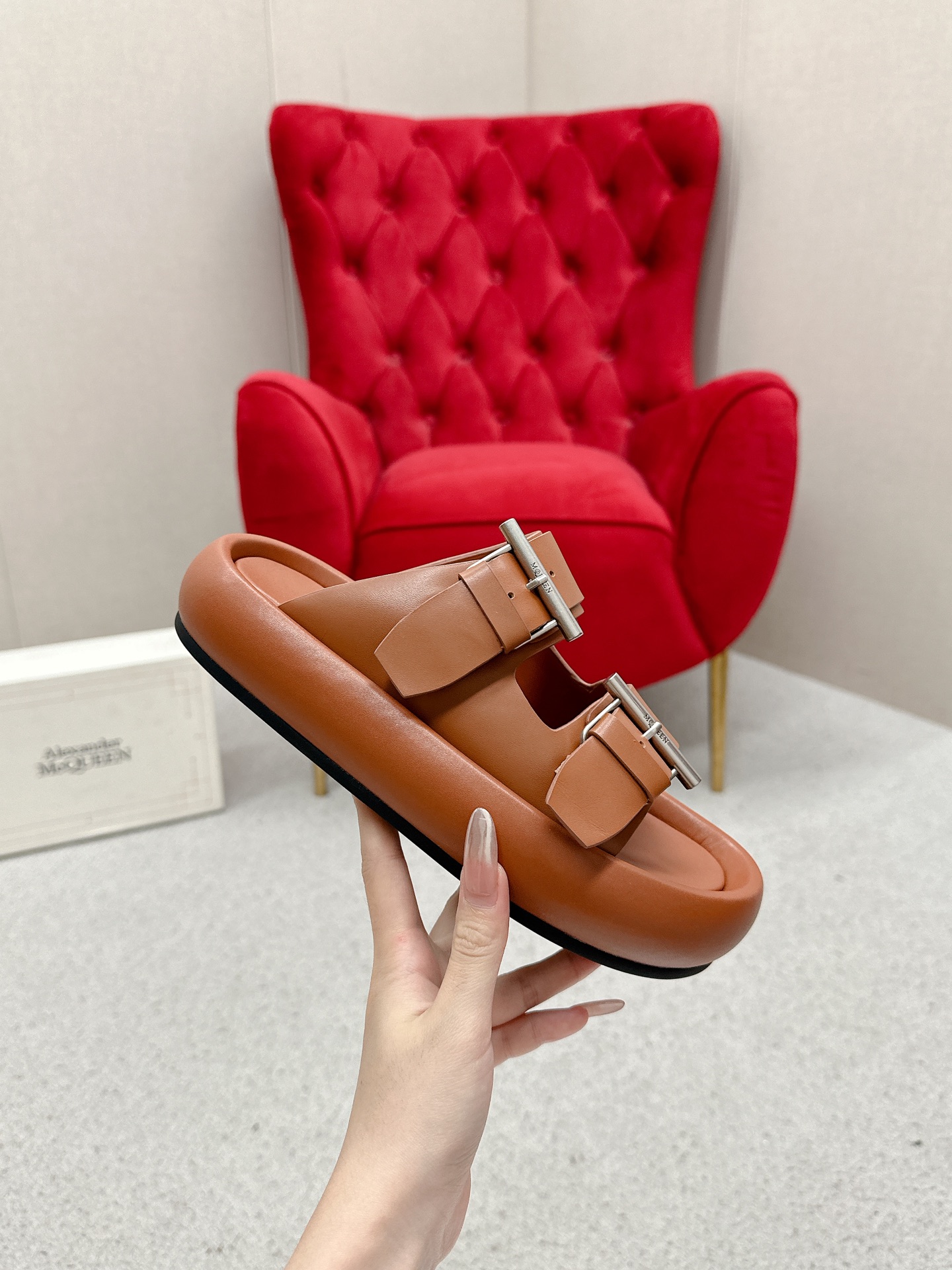 McQueen 25ss Collection: Fashionable, Comfortable, and Durable Footwear - 图片 5