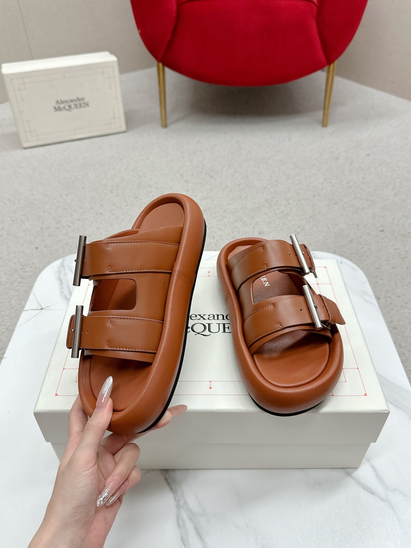 McQueen 25ss Collection: Fashionable, Comfortable, and Durable Footwear - 图片 4