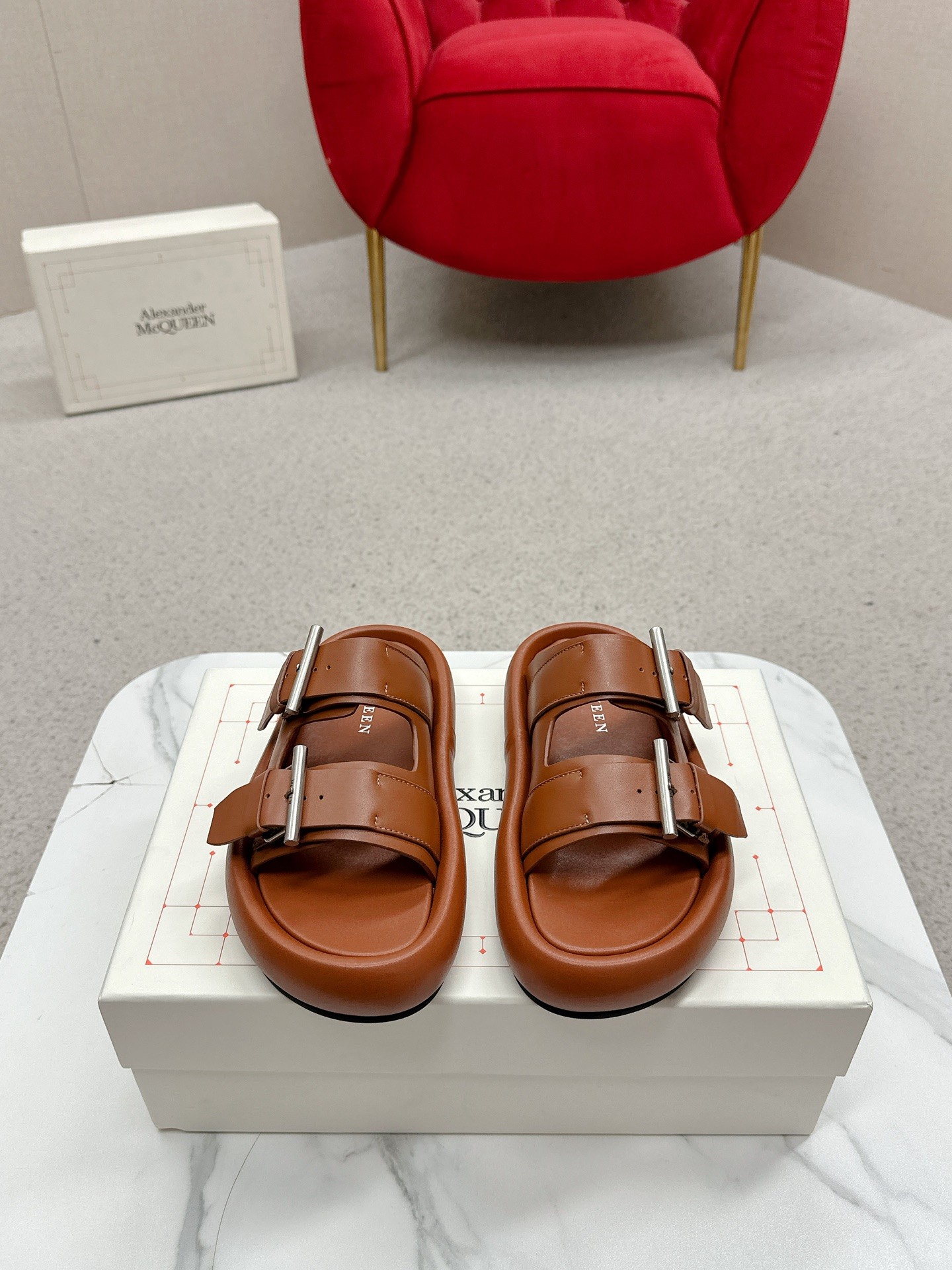 McQueen 25ss Collection: Fashionable, Comfortable, and Durable Footwear - 图片 2
